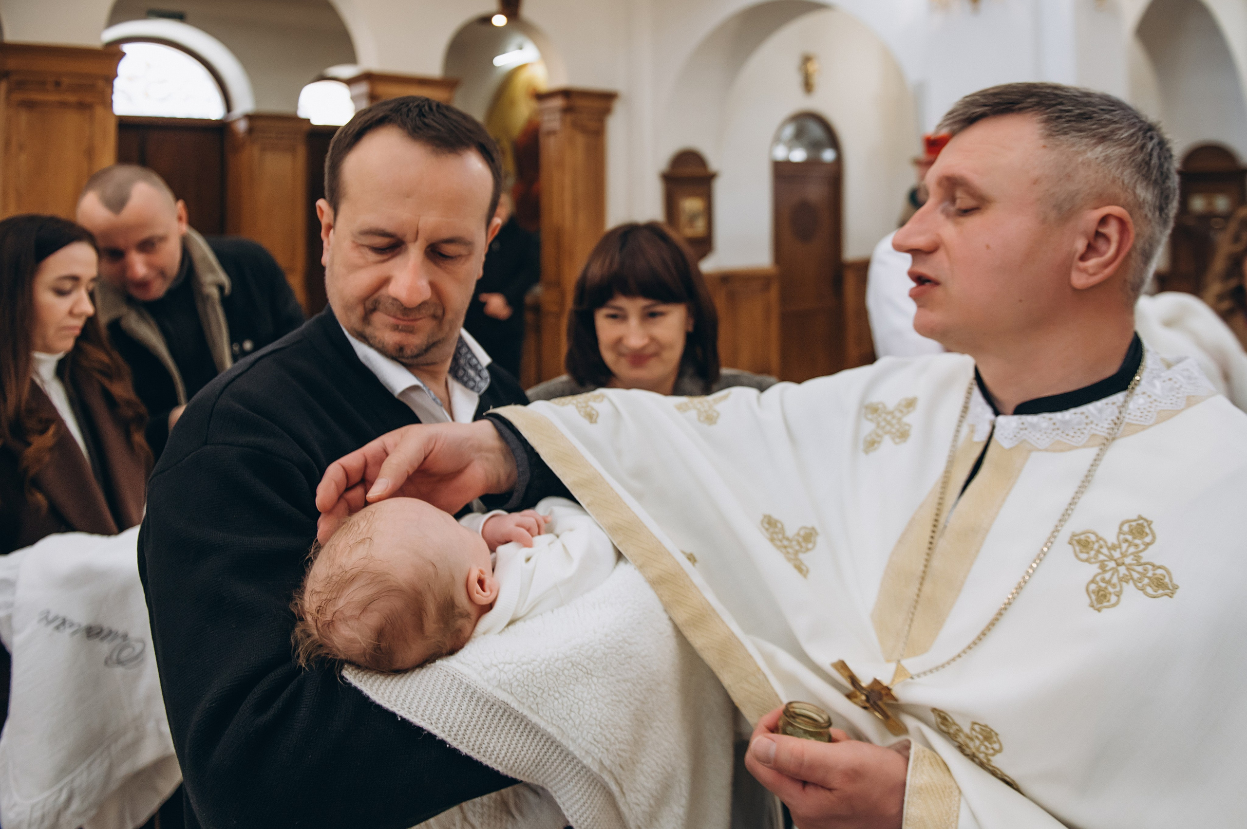 Фотосесія Хрещення Тернопіль, зйомка Хрестин Тернопіль, Храм Різдва Пресвятої Богородиці УГКЦ Тернопіль. Сімейний, дитячий та індивідуальний фотограф в м. Тернопіль, м. Львів