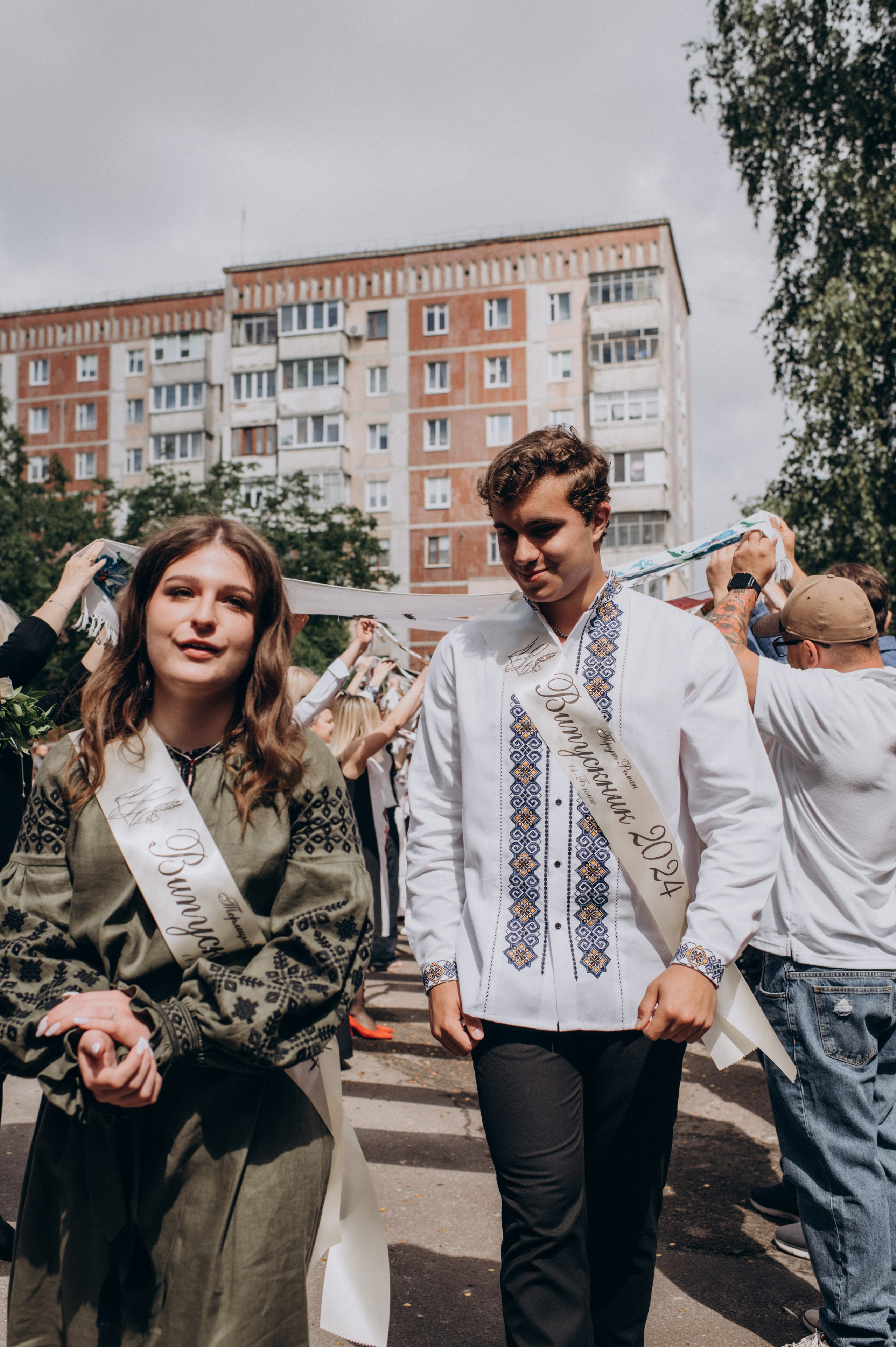 Фотосесія останнього дзвоника, фотосесія випускників Тернопіль, випускний 2024. Сімейний, дитячий та індивідуальний фотограф в м. Тернопіль, м. Львів