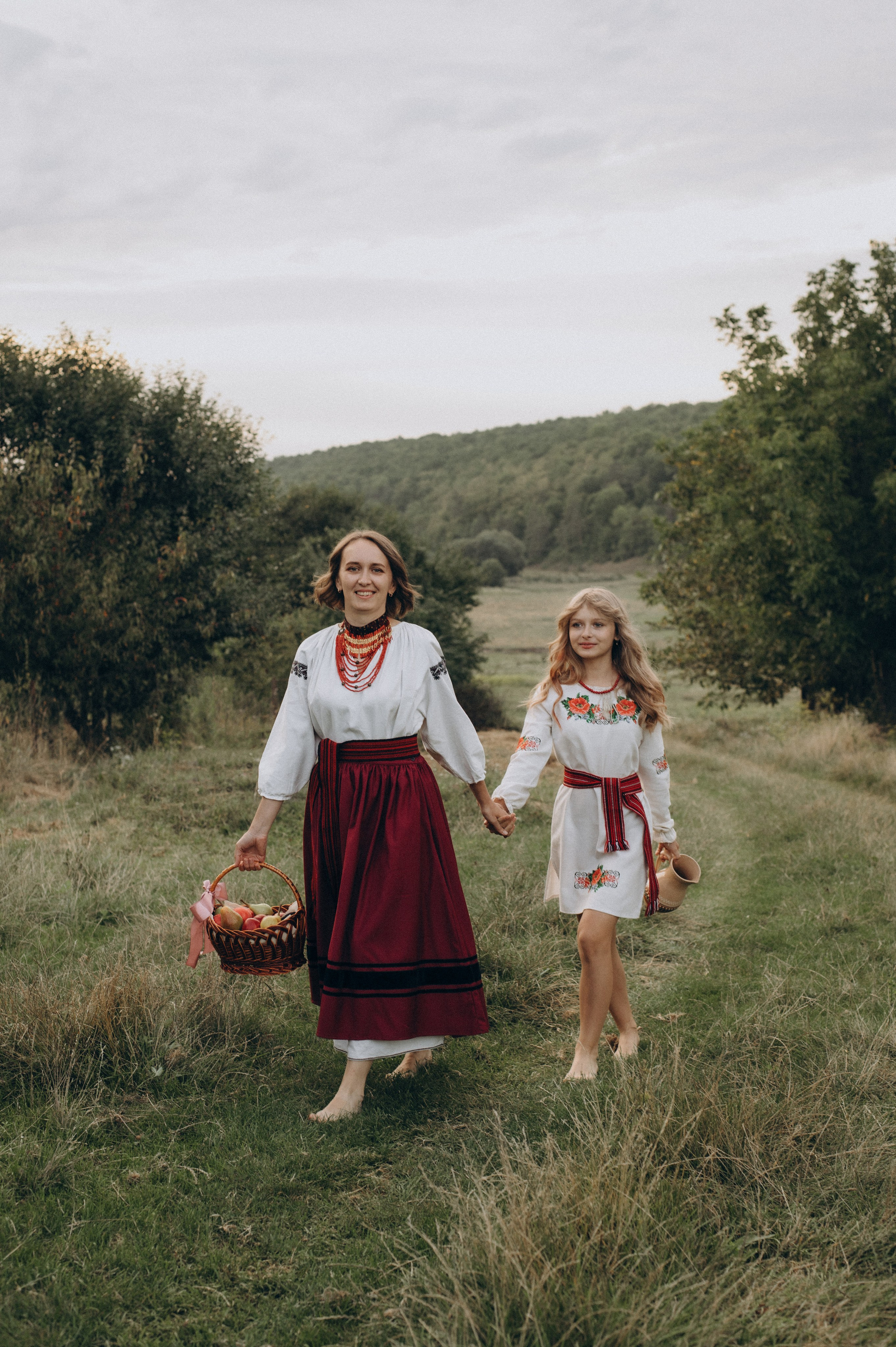 Сімейна фотосесія мами і доньки, сімейний фотограф Тернопіль, портретний фотограф, сімейна фотосесія Тернопіль, фотосесія в жоржинах. Сімейний, дитячий та індивідуальний фотограф в м. Тернопіль, м. Львів