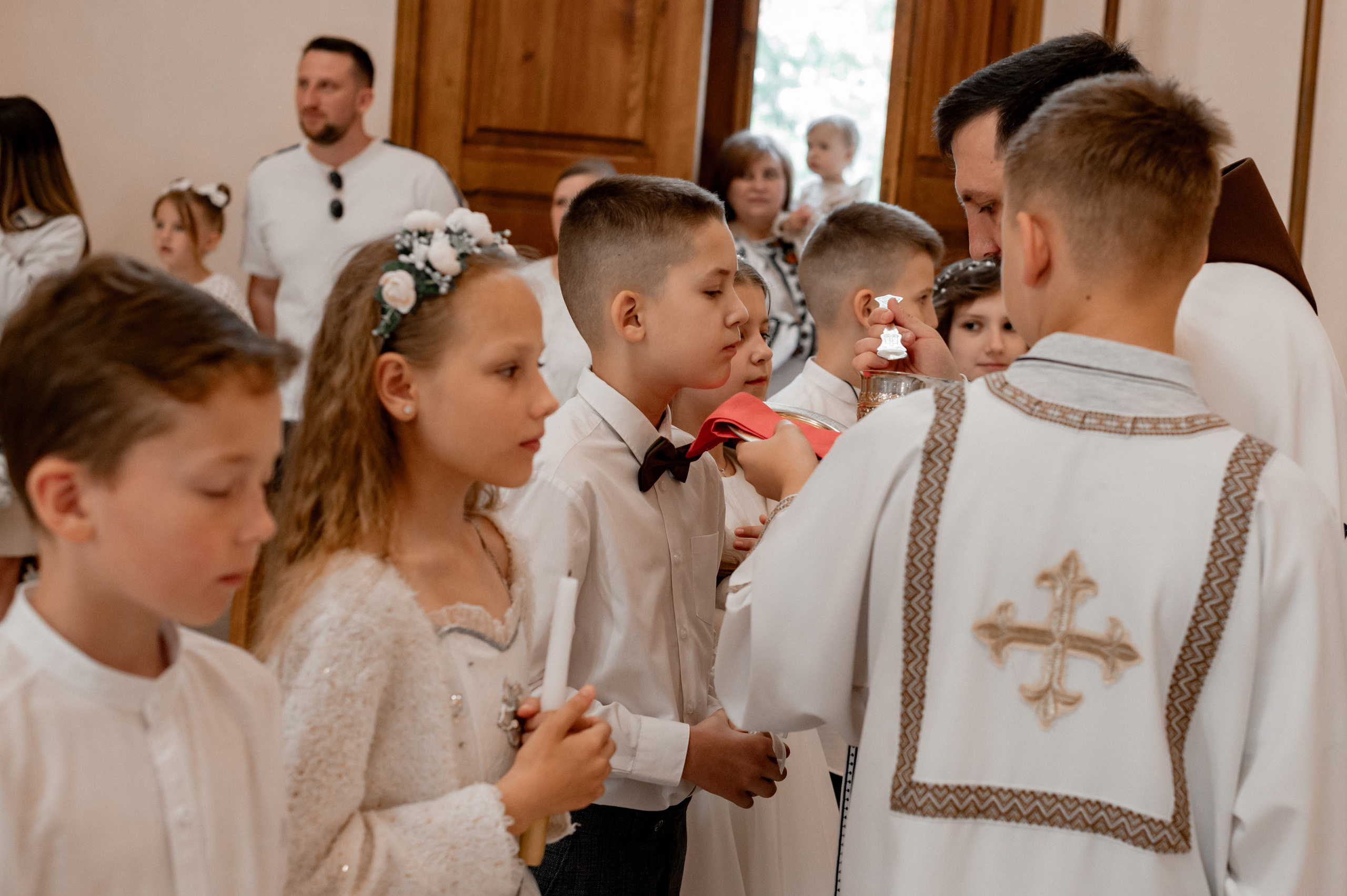 Фотосесія Першого Причастя Тернопіль, зйомка Причастя Тернопіль, Таїнство Першого Причастя Тернопіль, Катедра Причастя Тернопіль. Сімейний, дитячий та індивідуальний фотограф в м. Тернопіль, м. Львів