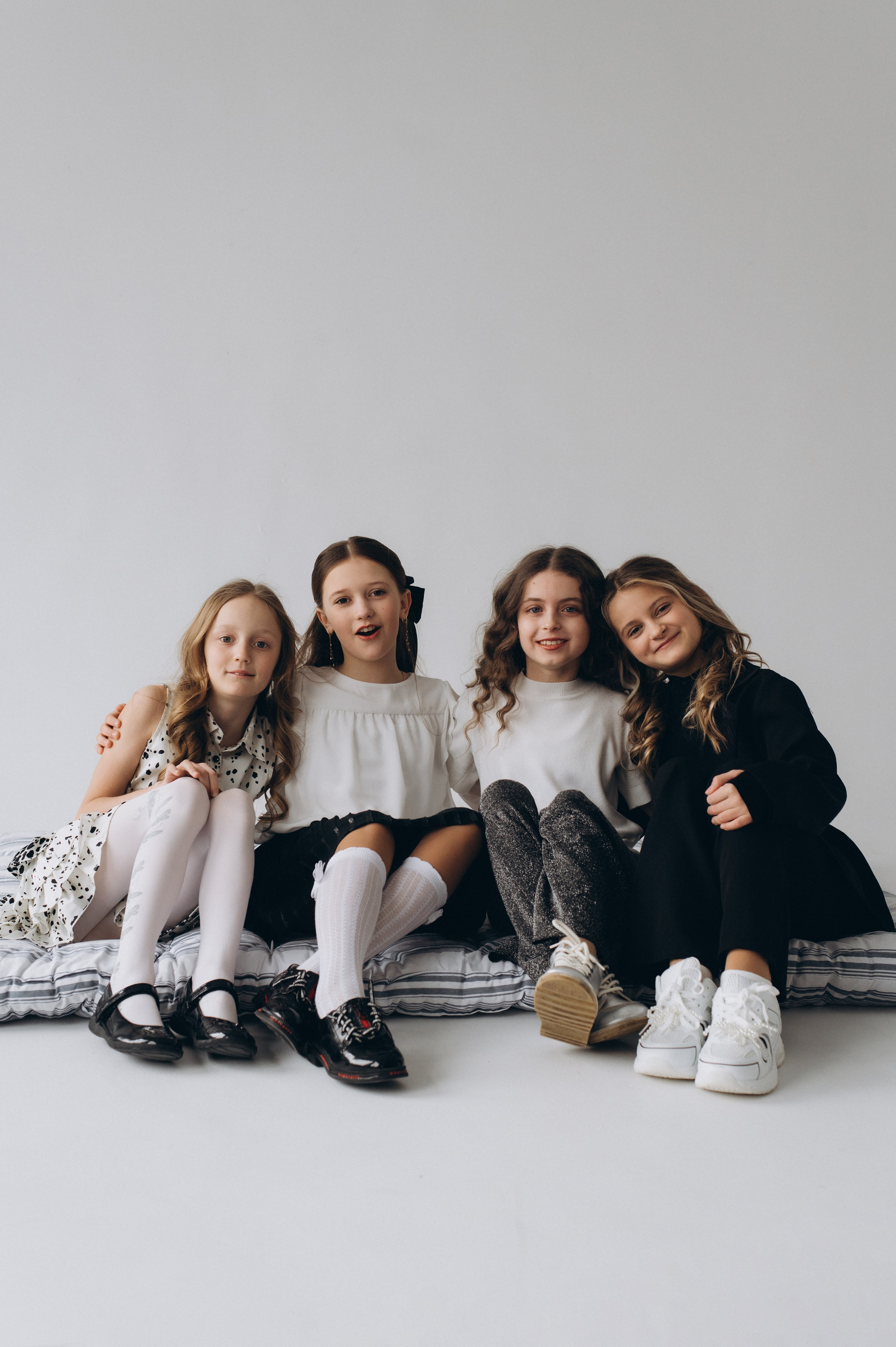 Шкільна фотосесія на віньєтки Тернопіль, шкільні альбоми, фотосесія випускників Тернопіль, випускний альбом, фотограф випускний Тернопіль. Сімейний, дитячий та індивідуальний фотограф в м. Тернопіль, м. Львів