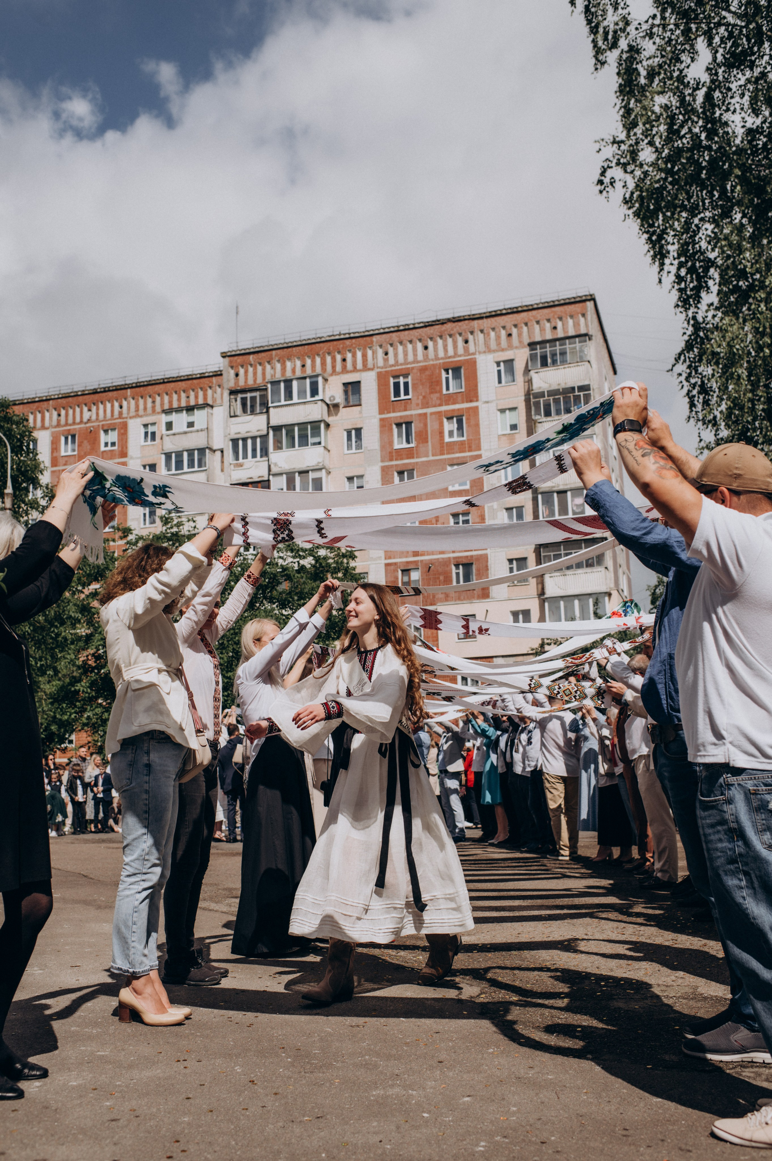 Фотосесія останнього дзвоника, фотосесія випускників Тернопіль, випускний 2024. Сімейний, дитячий та індивідуальний фотограф в м. Тернопіль, м. Львів