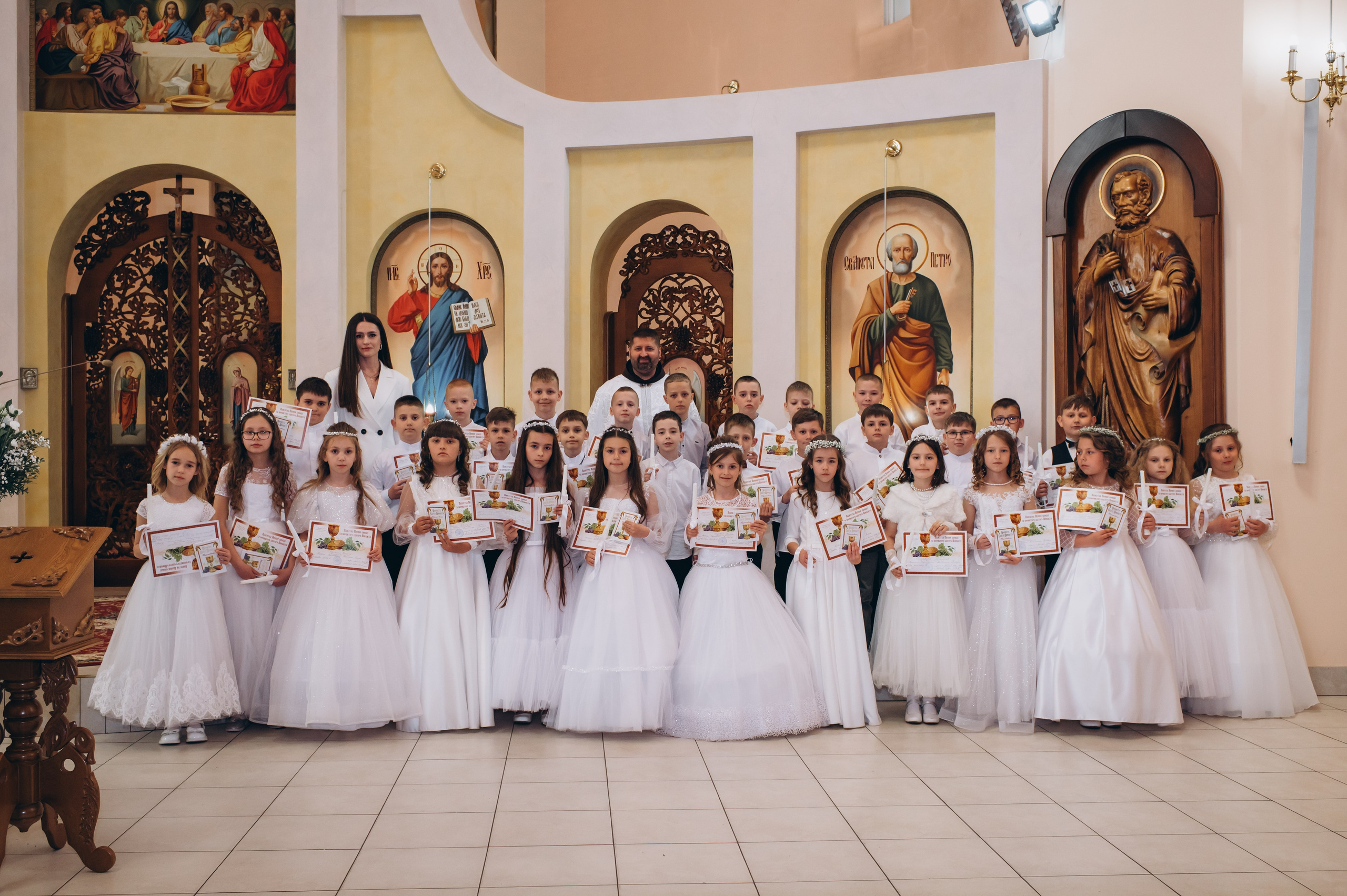 Фотосесія Причастя Тернопіль, зйомка Причастя, фотограф на Причастя Тернопіль, Причастя Львів, церква Петра і Павла. Сімейний, дитячий та індивідуальний фотограф в м. Тернопіль, м. Львів