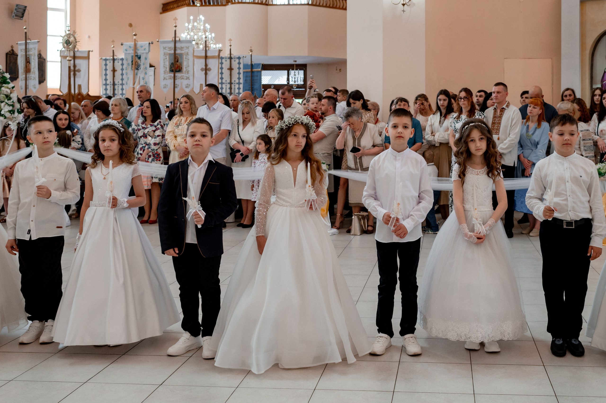 Фотосесія Першого Причастя Тернопіль, зйомка Причастя Тернопіль, Таїнство Першого Причастя Тернопіль, Катедра Причастя Тернопіль. Сімейний, дитячий та індивідуальний фотограф в м. Тернопіль, м. Львів