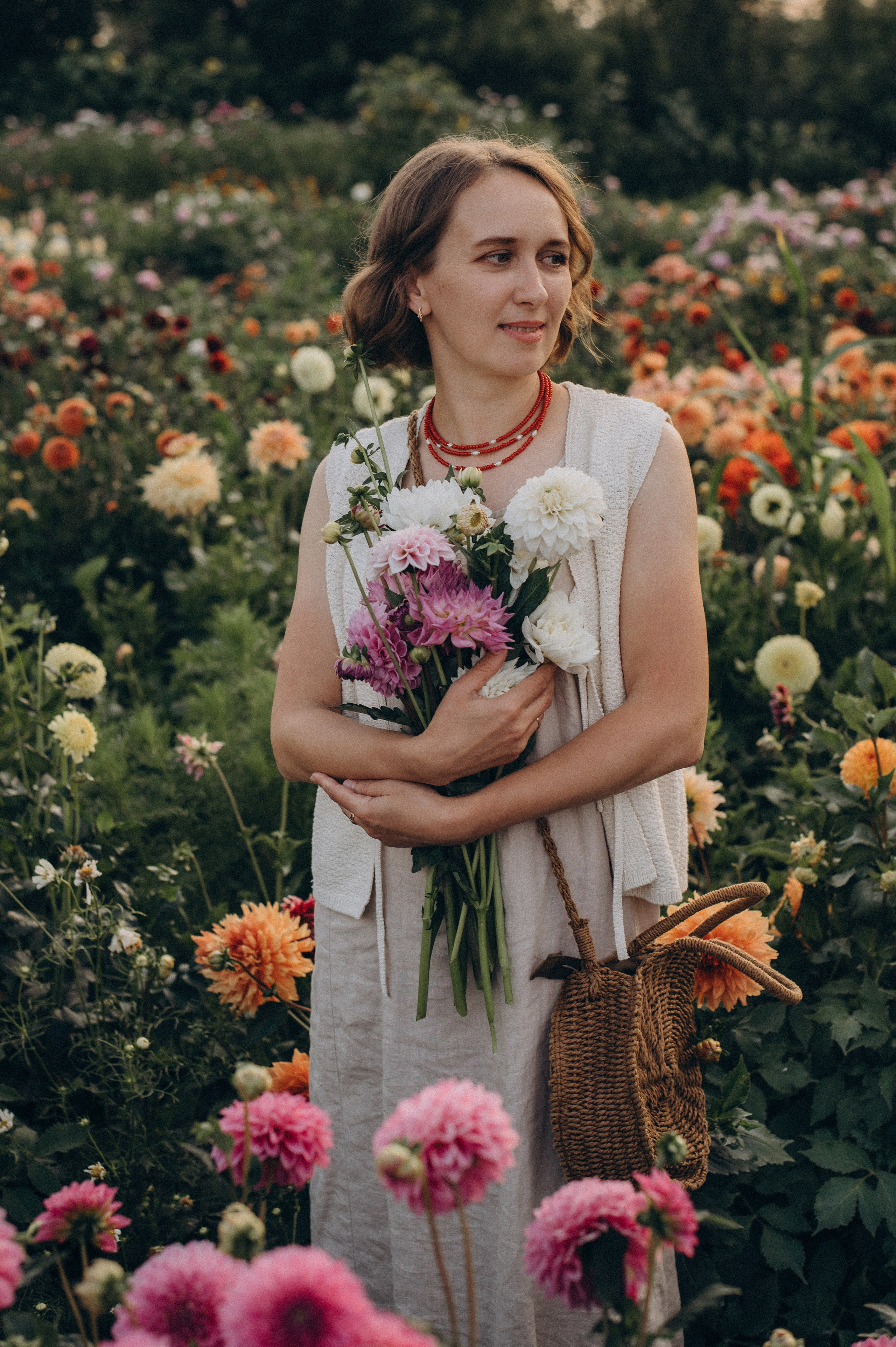 Сімейна фотосесія мами і доньки, сімейний фотограф Тернопіль, портретний фотограф, сімейна фотосесія Тернопіль, фотосесія в жоржинах. Сімейний, дитячий та індивідуальний фотограф в м. Тернопіль, м. Львів