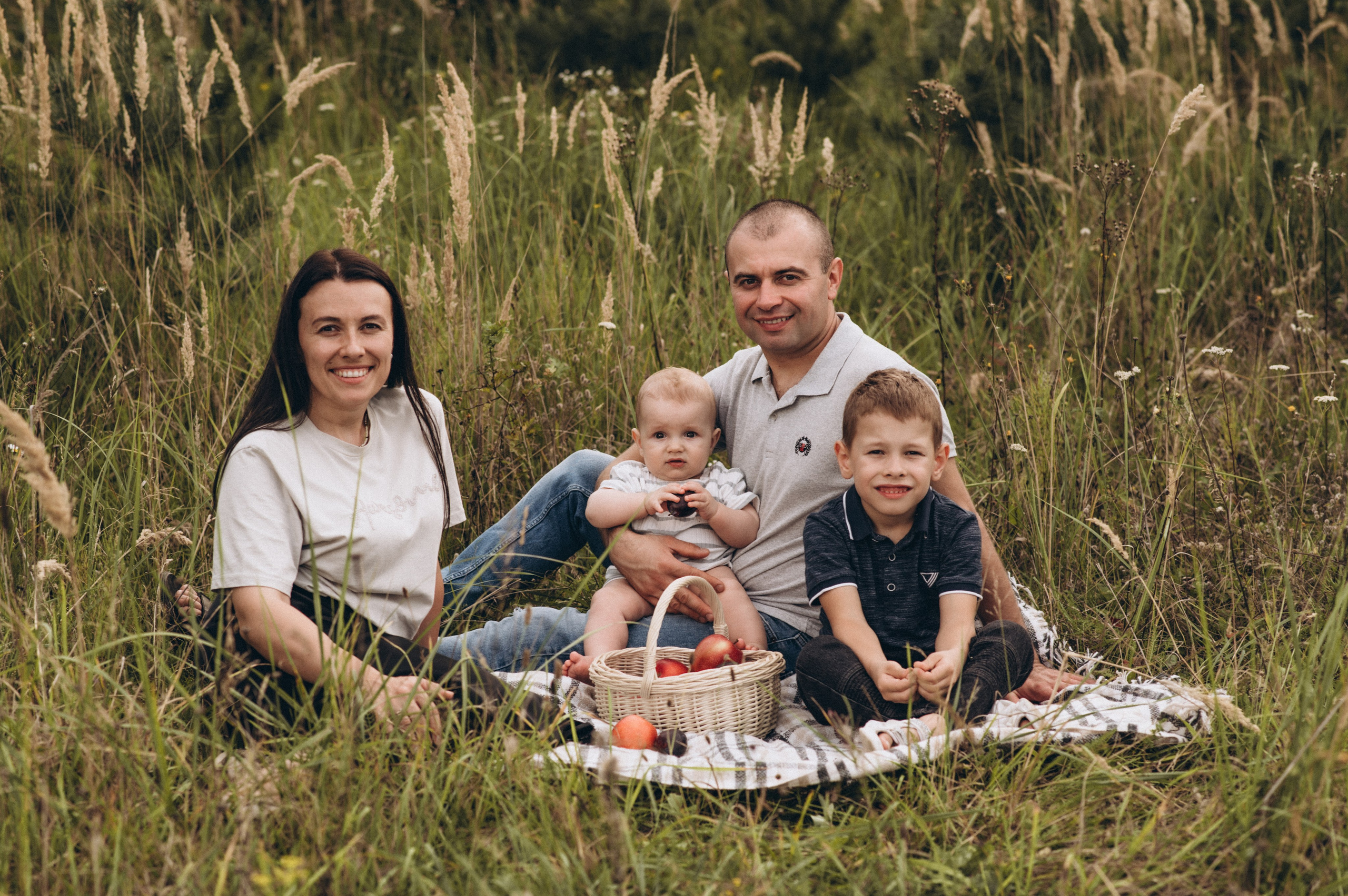 Сімейна фотосесія, сімейний фотограф Тернопіль, сімейна зйомка на природі. Сімейний, дитячий та індивідуальний фотограф в м. Тернопіль, м. Львів
