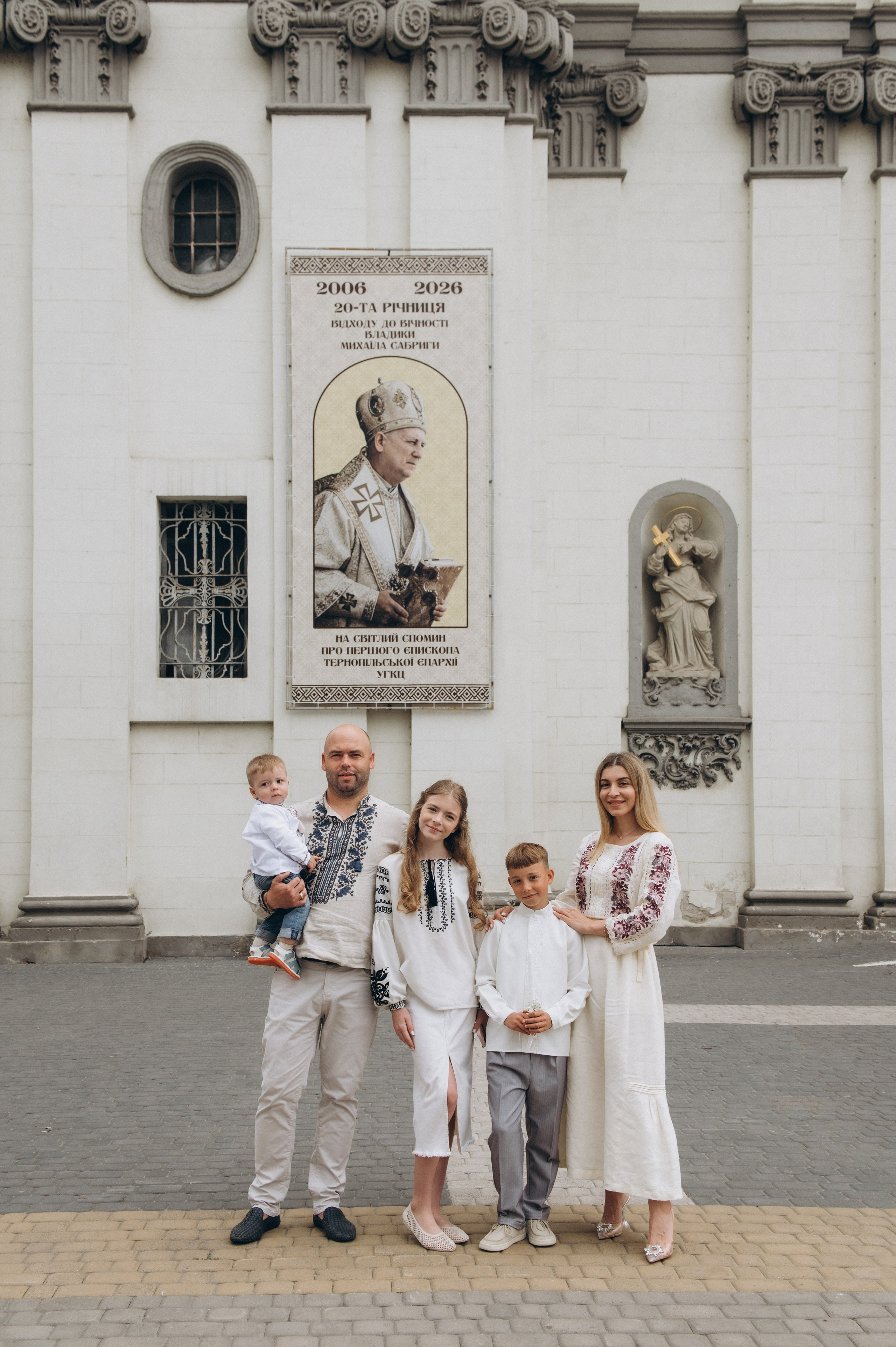 Фотосесія Першого Причастя Тернопіль, фотосесія Причастя Тернопіль, Таїнство Першого Причастя Тернопіль, Катедра Причастя Тернопіль. Сімейний, дитячий та індивідуальний фотограф в м. Тернопіль, м. Львів
