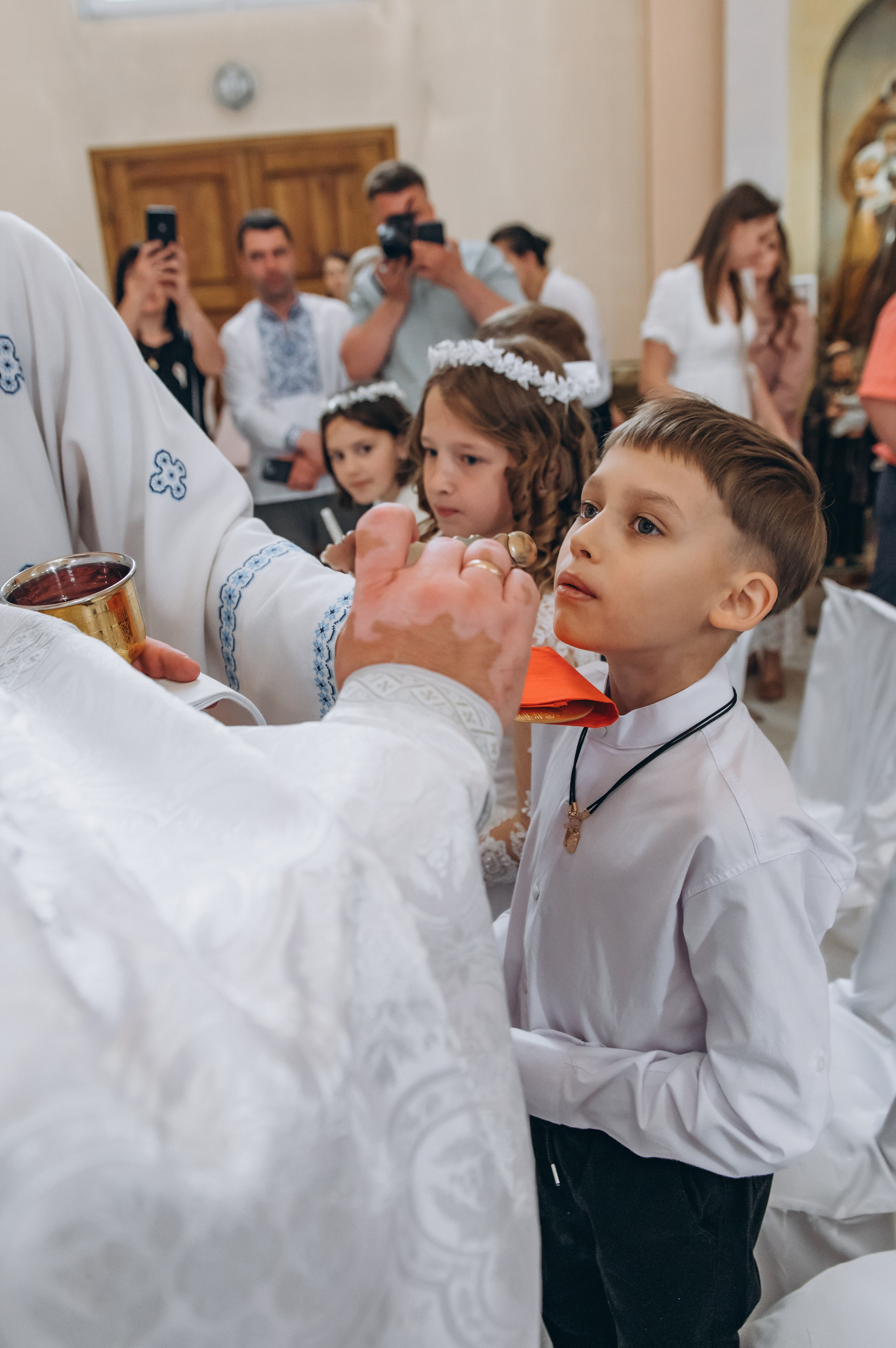 Фотосесія Причастя Тернопіль, зйомка Причастя, фотограф на Причастя Тернопіль, Причастя Львів, церква Петра і Павла. Сімейний, дитячий та індивідуальний фотограф в м. Тернопіль, м. Львів