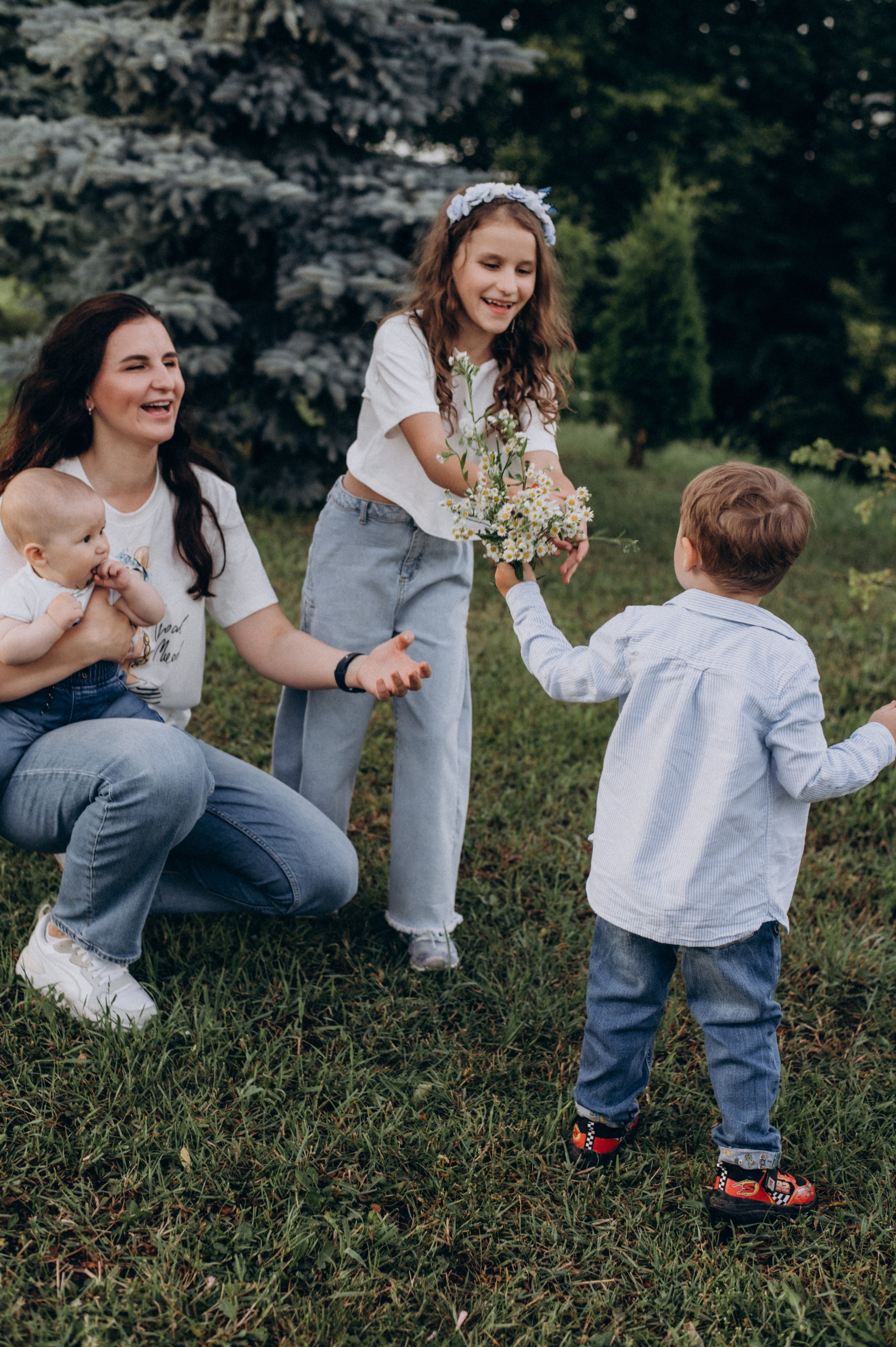 Сімейна фотосесія Тернопіль, сімейний фотограф Тернопіль, зйомка великої сімї. Сімейний, дитячий та індивідуальний фотограф в м. Тернопіль, м. Львів