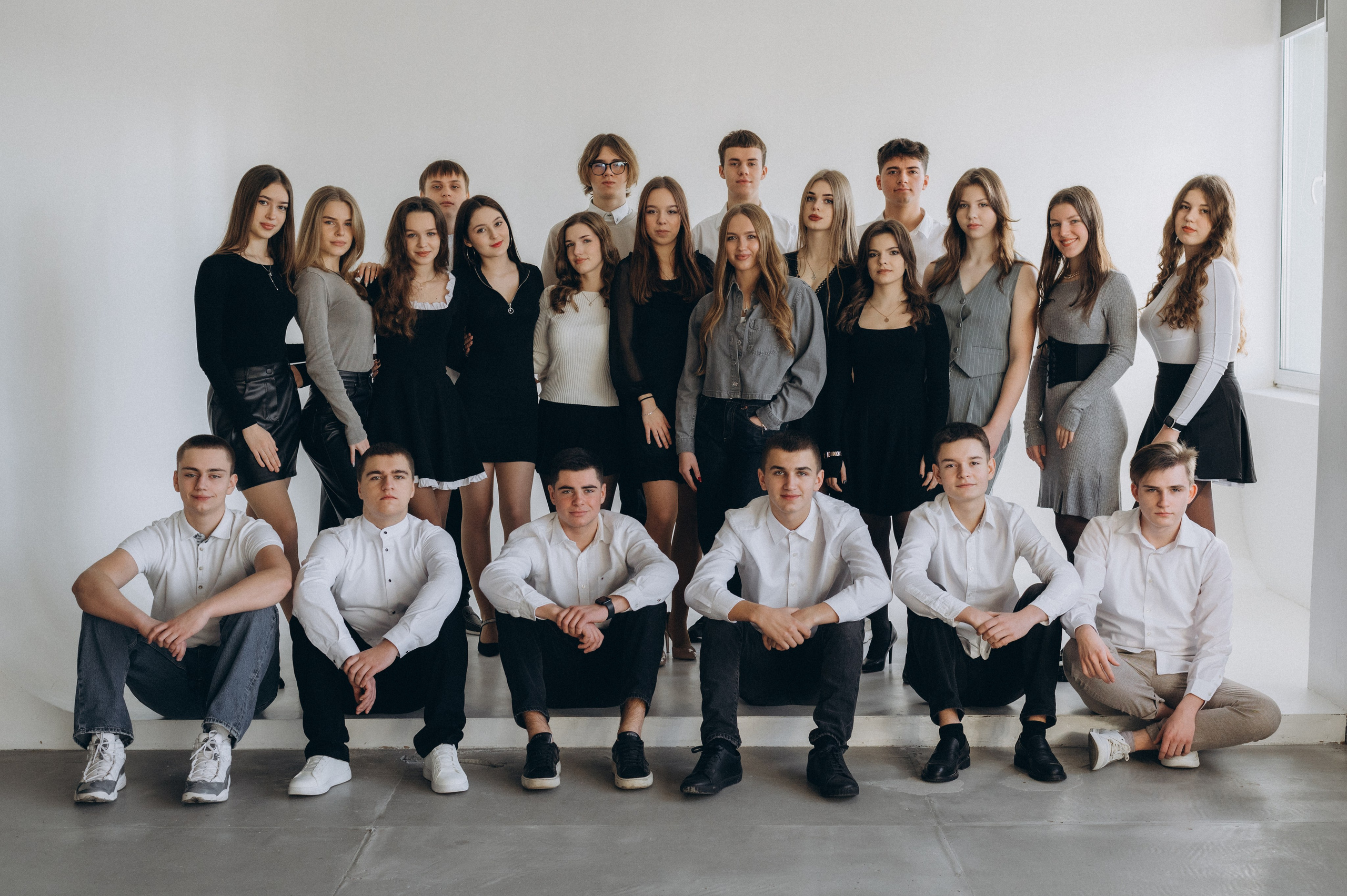 Фотосесія випускників, фотосесія на віньєтки Тернопіль, випускники Тернопіль, випуск 2025. Сімейний, дитячий та індивідуальний фотограф в м. Тернопіль, м. Львів