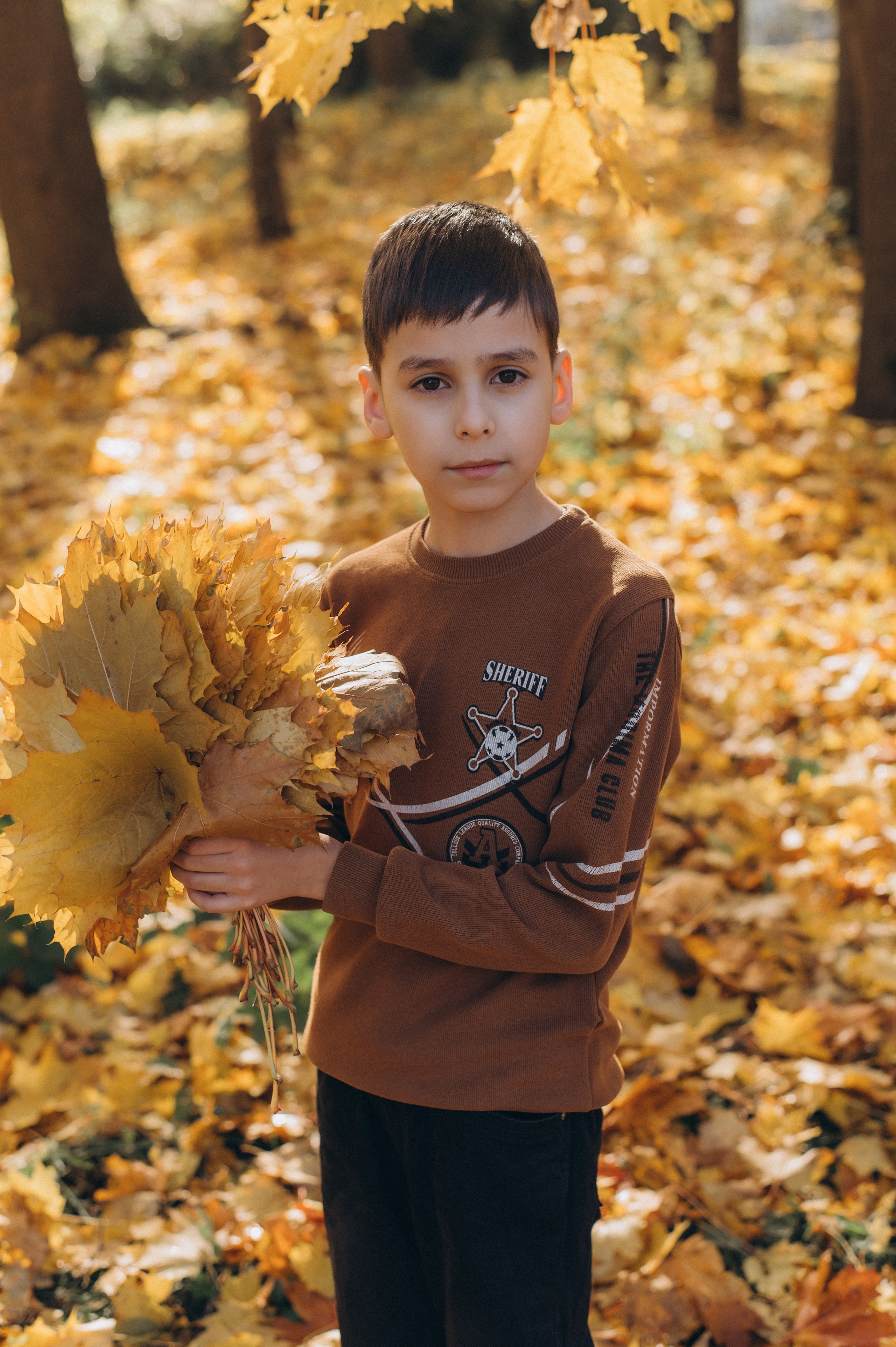 Осіння фотосесія 4 класу на віньєтки, випускні фотоальбоми Тернопіль, фотосесія випускників Тернопіль, шкільний випускний альбом Тернопіль. Сімейний, дитячий та індивідуальний фотограф в м. Тернопіль, м. Львів
