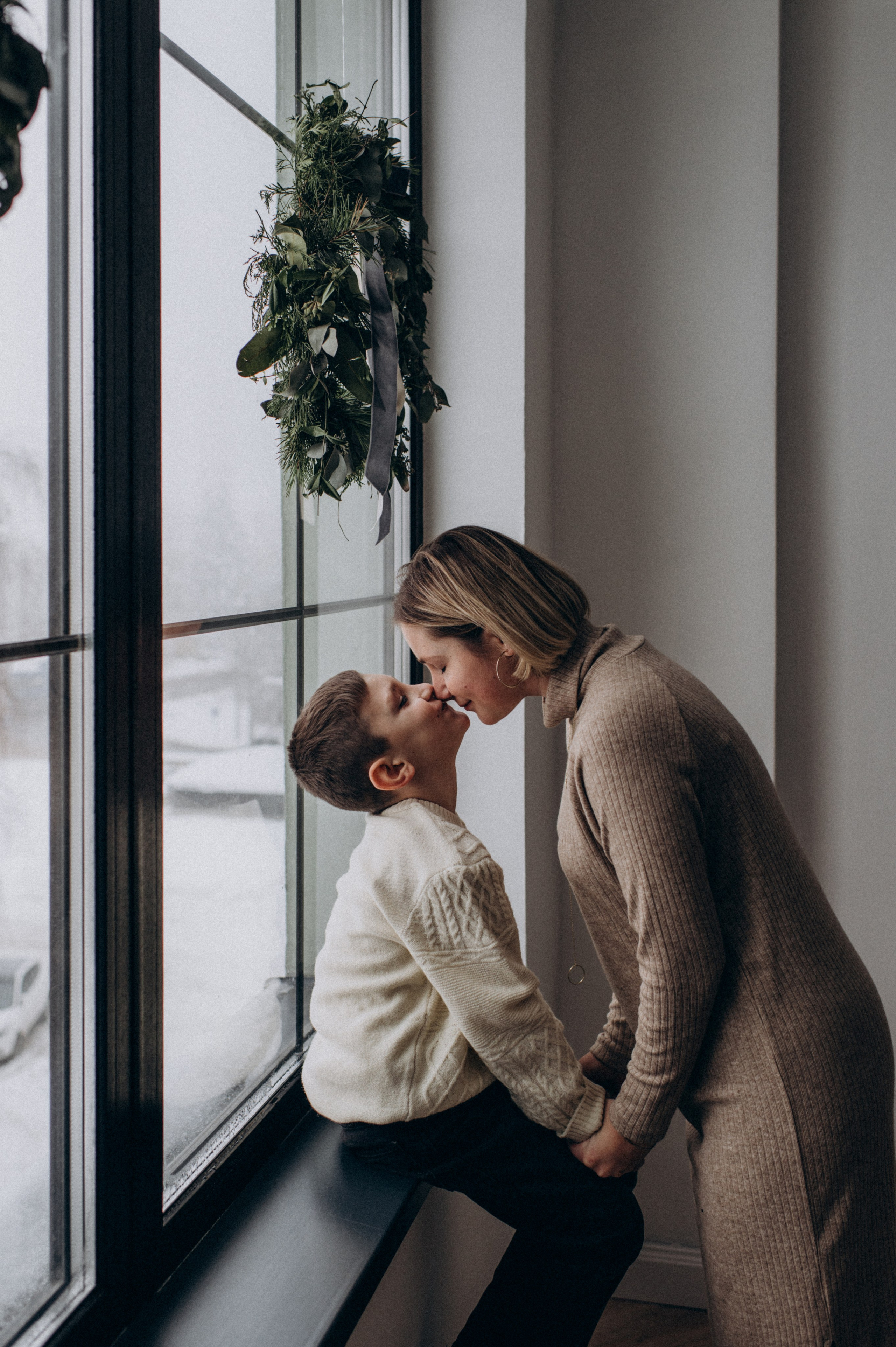 Новорічна сімейна фотосесія у студії, сімейна фотосесія Тернопіль Львів. Сімейний, дитячий та індивідуальний фотограф в м. Тернопіль, м. Львів