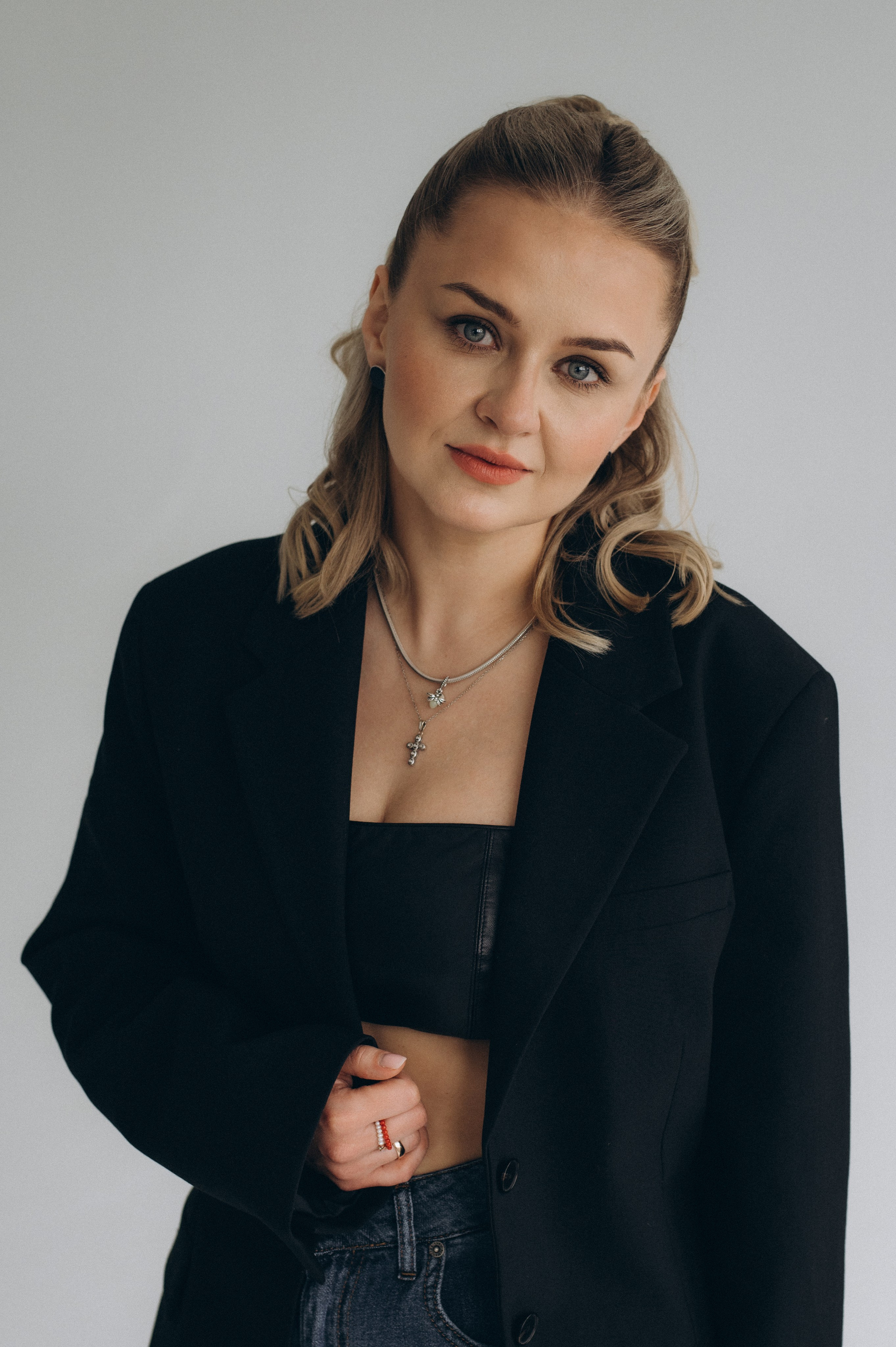 Індивідуальна фотосесія Тернопіль, портретний фотограф Тернопіль, портретна фотосесія, фотосесія у студії, фотосесія лікаря ендокринолога. Сімейний, дитячий та індивідуальний фотограф в м. Тернопіль, м. Львів