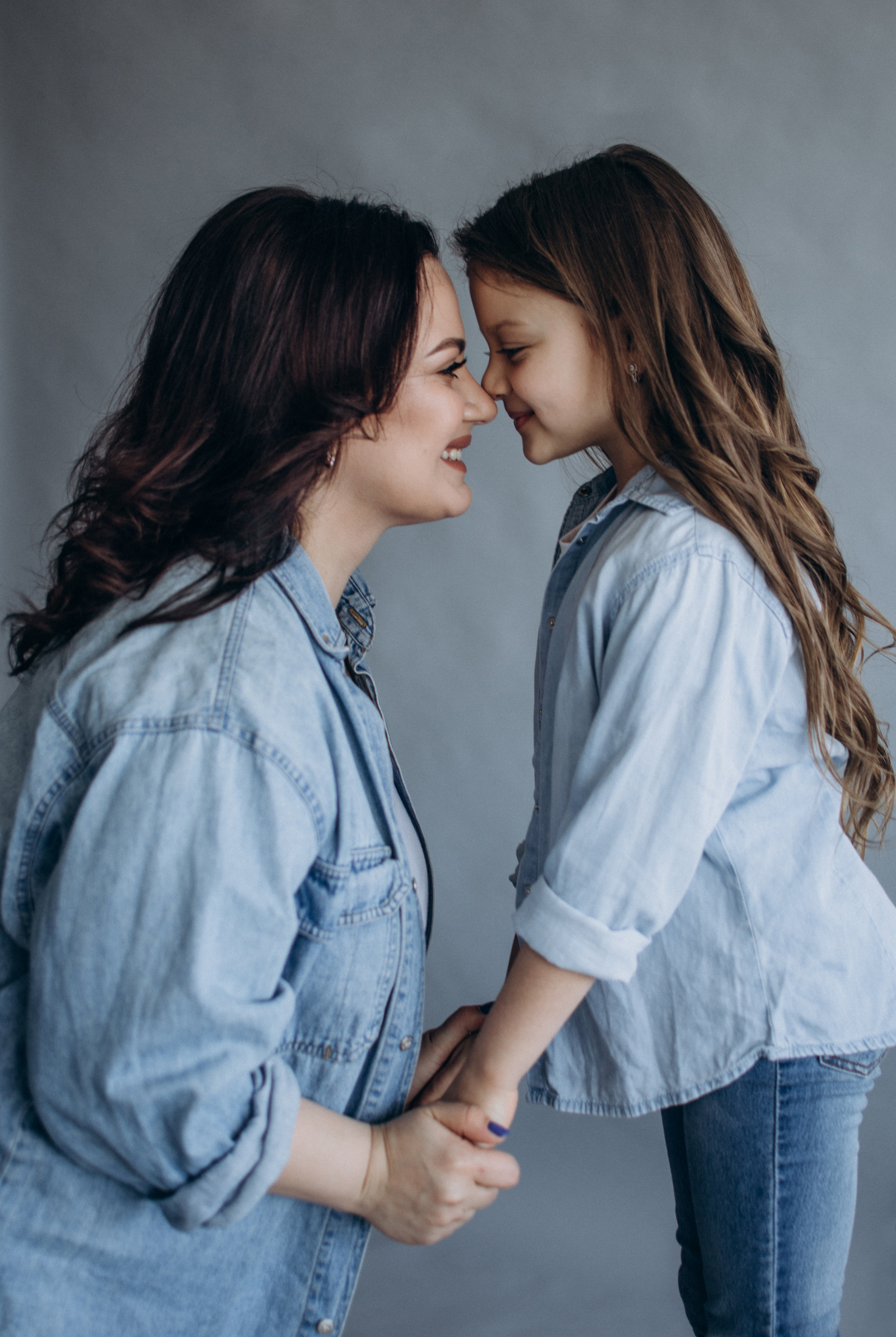 Мама і донечка. Студійна сімейна фотосесія. Сімейний, дитячий та індивідуальний фотограф в м. Тернопіль, м. Львів