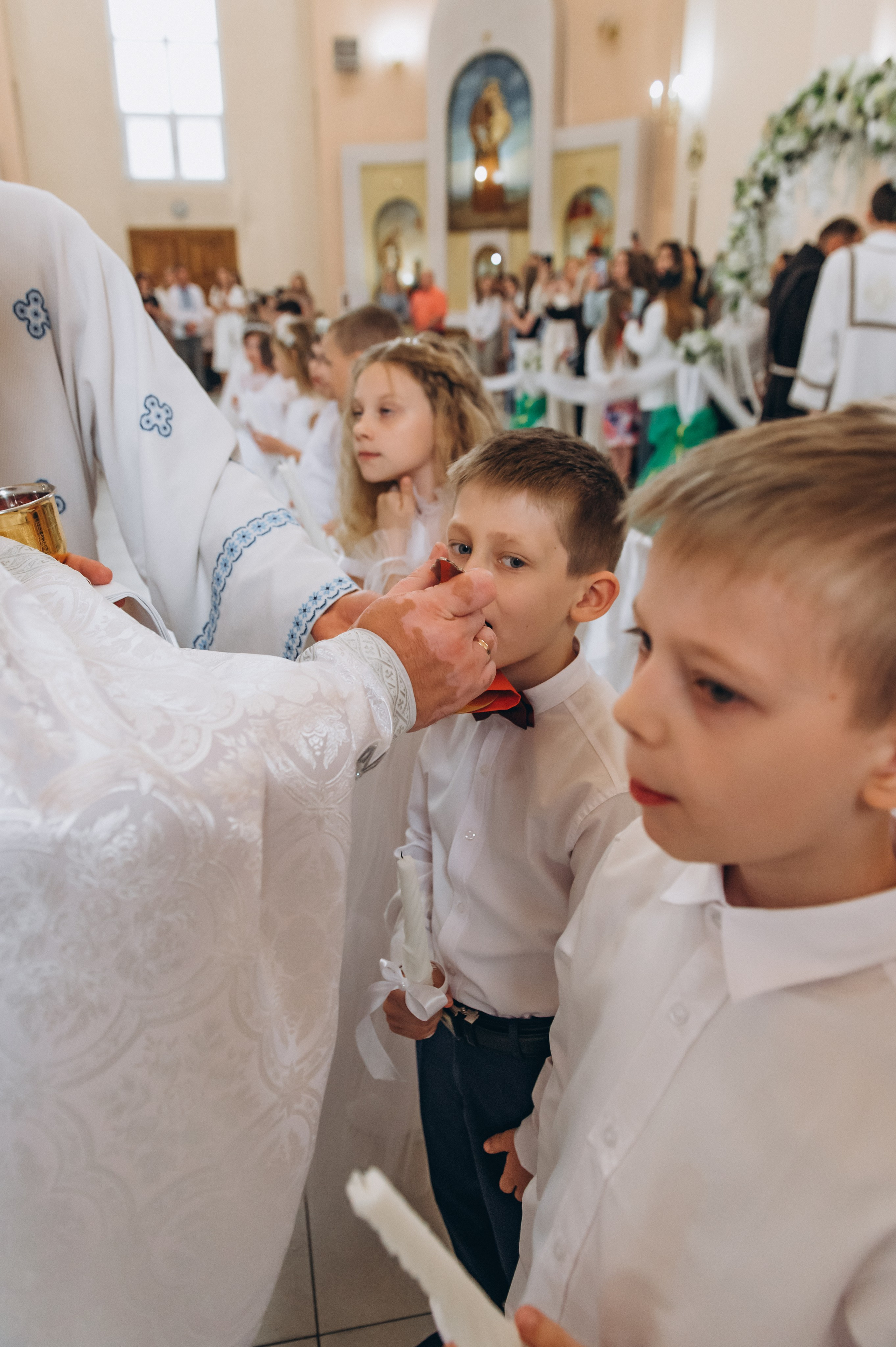 Фотосесія Причастя Тернопіль, зйомка Причастя, фотограф на Причастя Тернопіль, Причастя Львів, церква Петра і Павла. Сімейний, дитячий та індивідуальний фотограф в м. Тернопіль, м. Львів