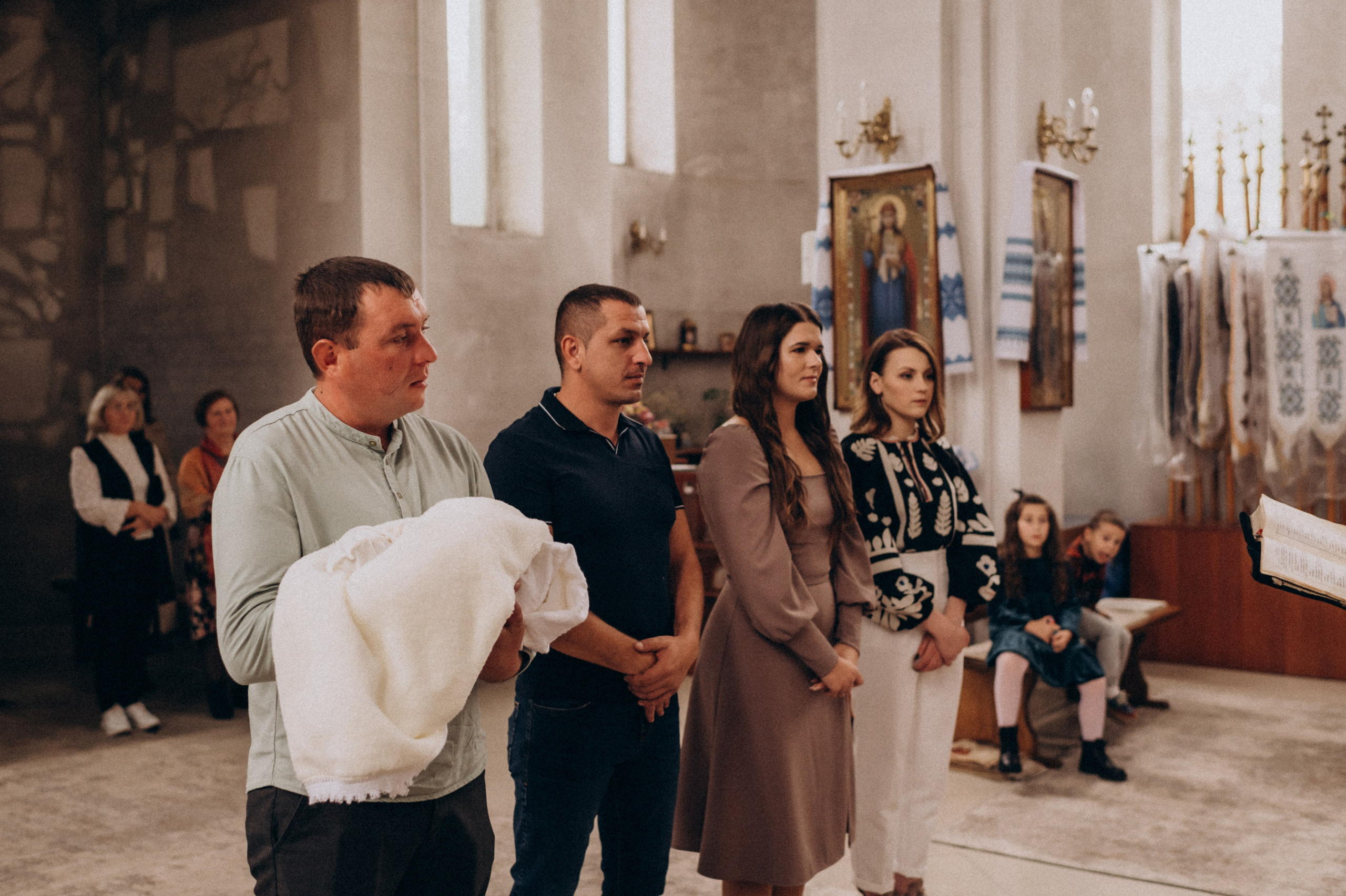 Таїнство Хрещення, хрестини Тернопіль, хрещення Львів. Сімейний, дитячий та індивідуальний фотограф в м. Тернопіль, м. Львів