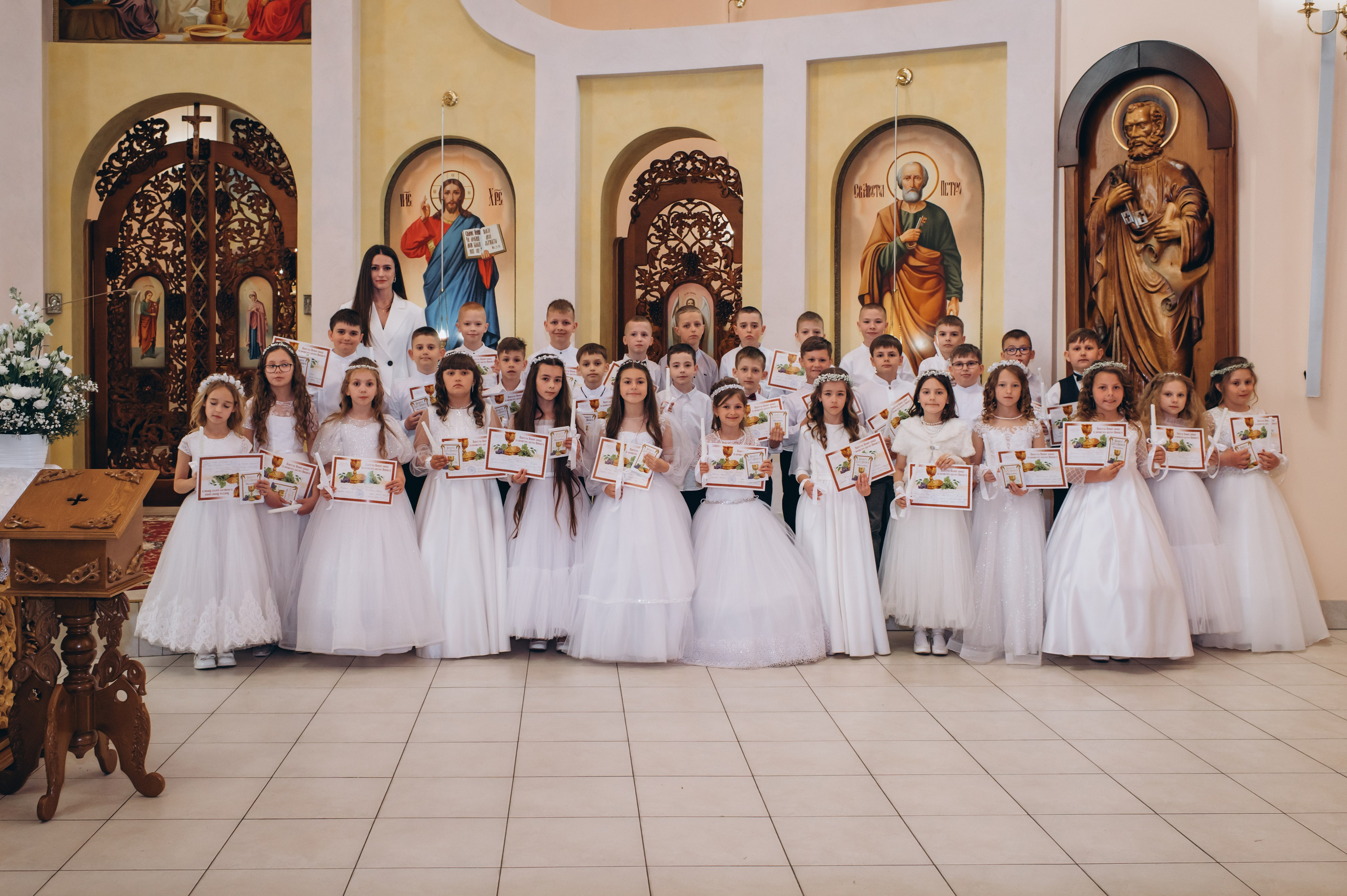 Фотосесія Причастя Тернопіль, зйомка Причастя, фотограф на Причастя Тернопіль, Причастя Львів, церква Петра і Павла. Сімейний, дитячий та індивідуальний фотограф в м. Тернопіль, м. Львів