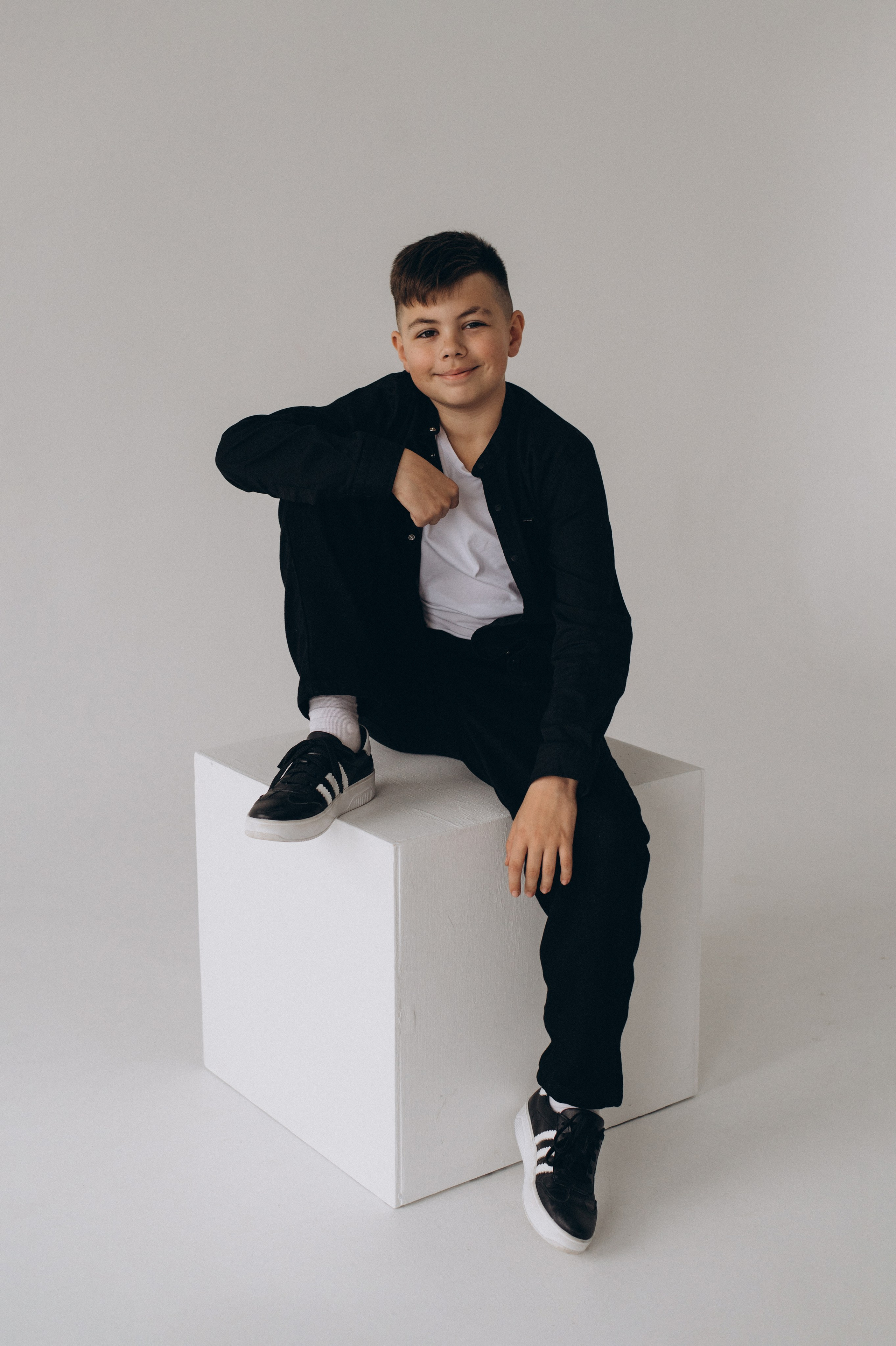 Шкільна фотосесія на віньєтки Тернопіль, шкільні альбоми, фотосесія випускників Тернопіль, випускний альбом, фотограф випускний Тернопіль. Сімейний, дитячий та індивідуальний фотограф в м. Тернопіль, м. Львів