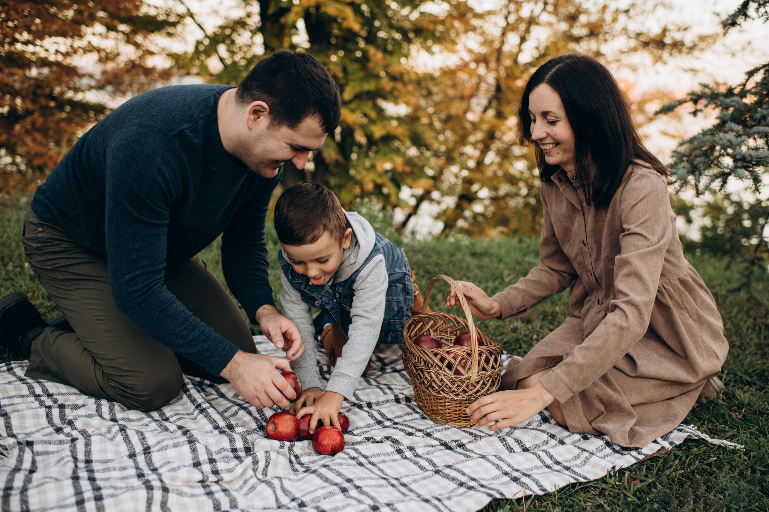 Сімейна фотосесія. Сімейний, дитячий та індивідуальний фотограф в м. Тернопіль, м. Львів