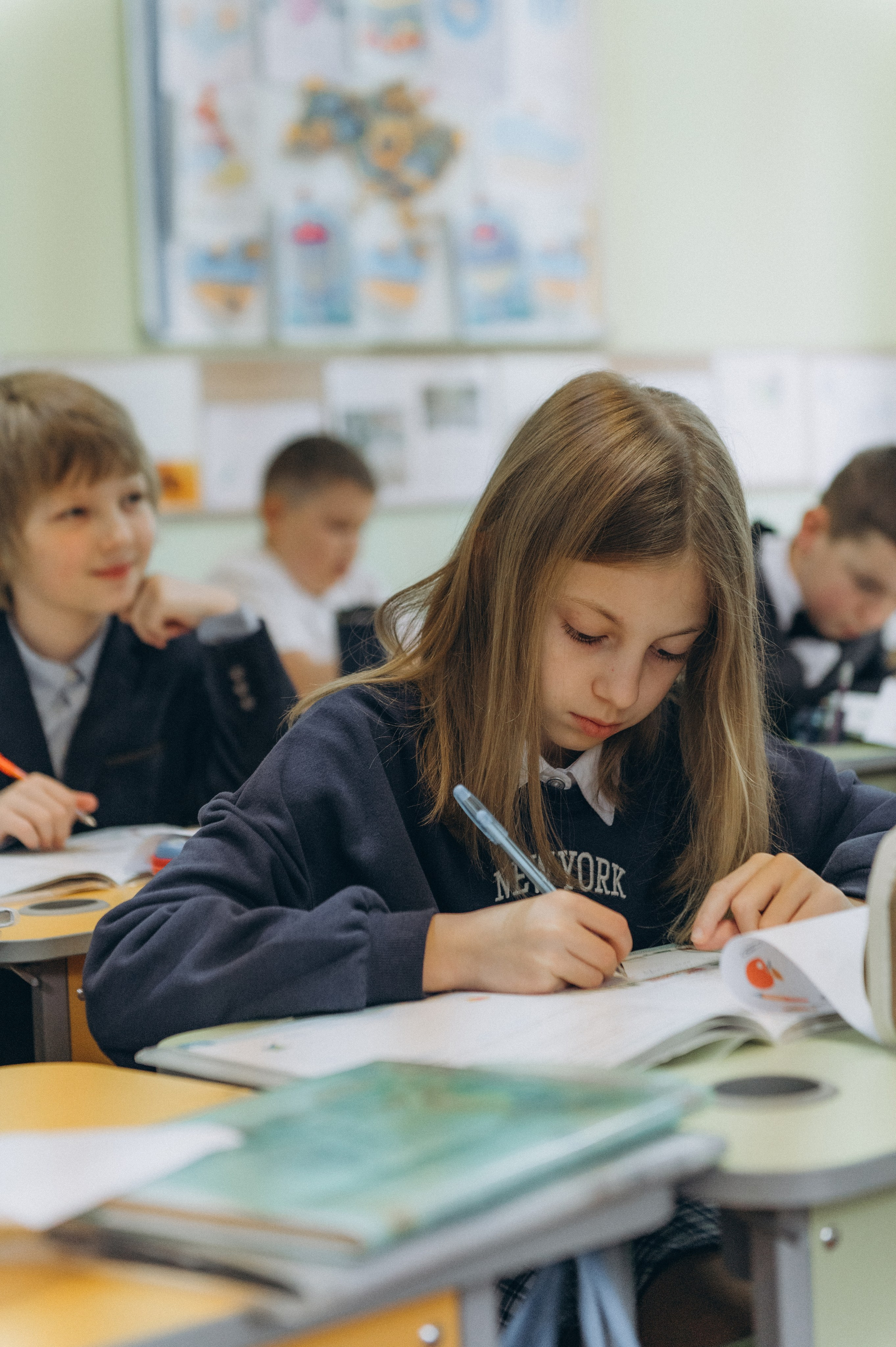 Шкільна фотосесія на віньєтки Тернопіль, фотосесія випускників Тернопіль, зйомка на віньєтки, шкільні фотоальбоми Тернопіль. Сімейний, дитячий та індивідуальний фотограф в м. Тернопіль, м. Львів