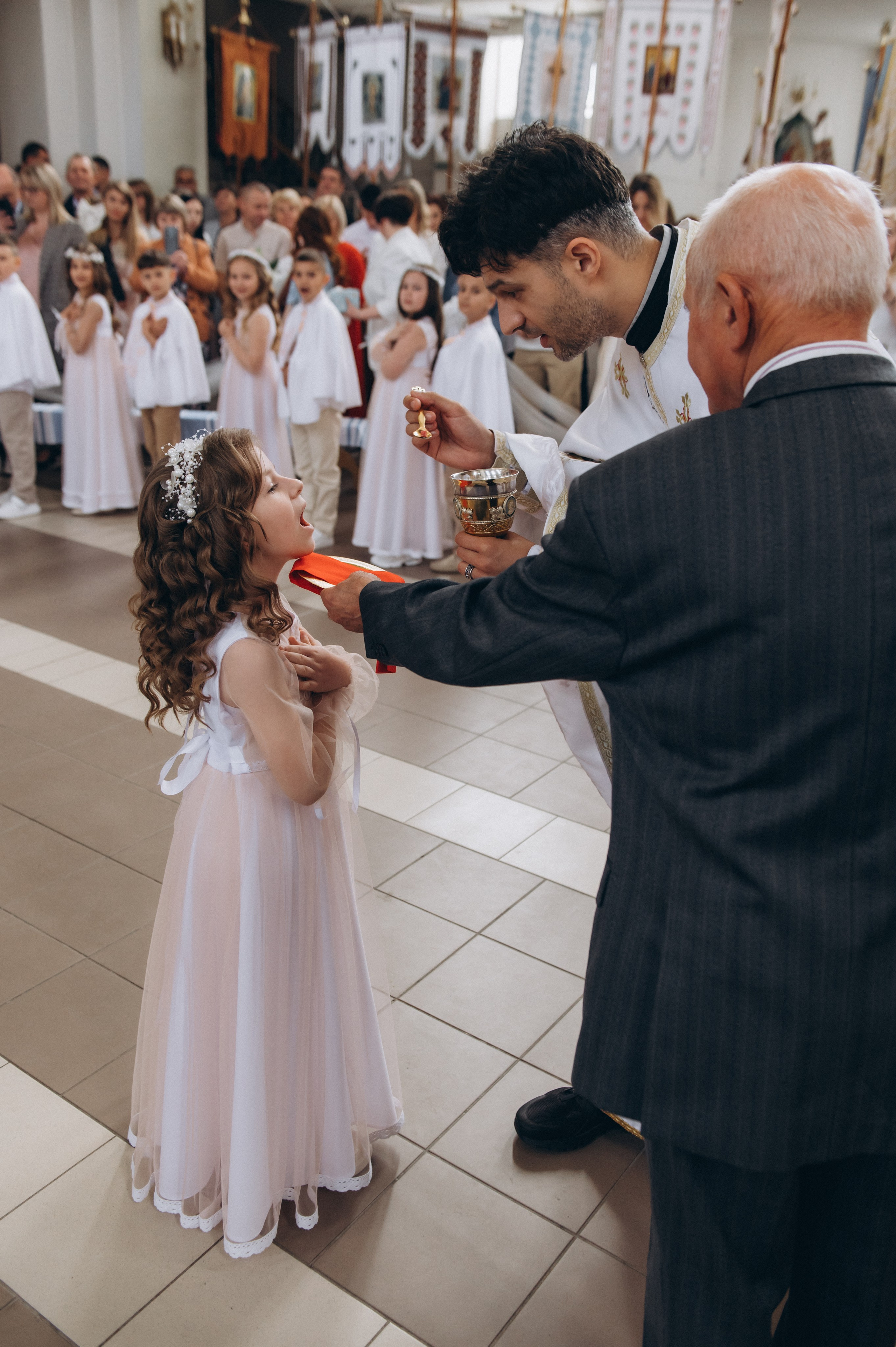 Фотосесія Причастя Тернопіль, зйомка Причастя, фотограф на Причастя Тернопіль, Причастя Львів, Причастя церква Михаїла Тернопіль. Сімейний, дитячий та індивідуальний фотограф в м. Тернопіль, м. Львів