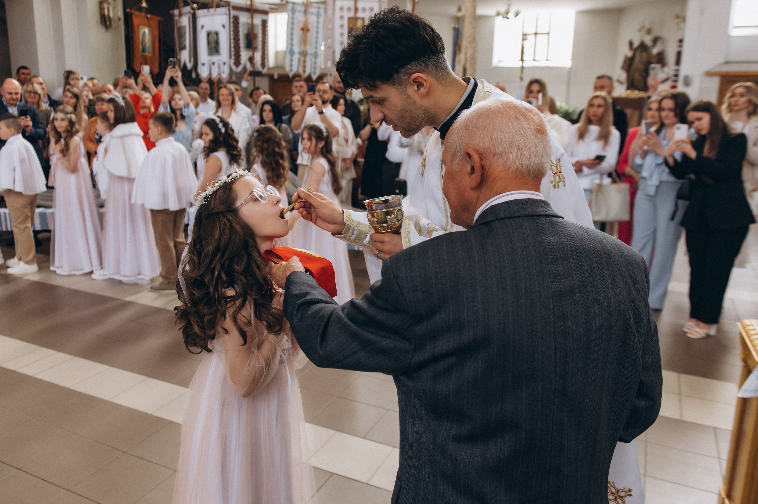 Фотосесія Причастя Тернопіль, зйомка Причастя, фотограф на Причастя Тернопіль, Причастя Львів, Причастя церква Михаїла Тернопіль. Сімейний, дитячий та індивідуальний фотограф в м. Тернопіль, м. Львів