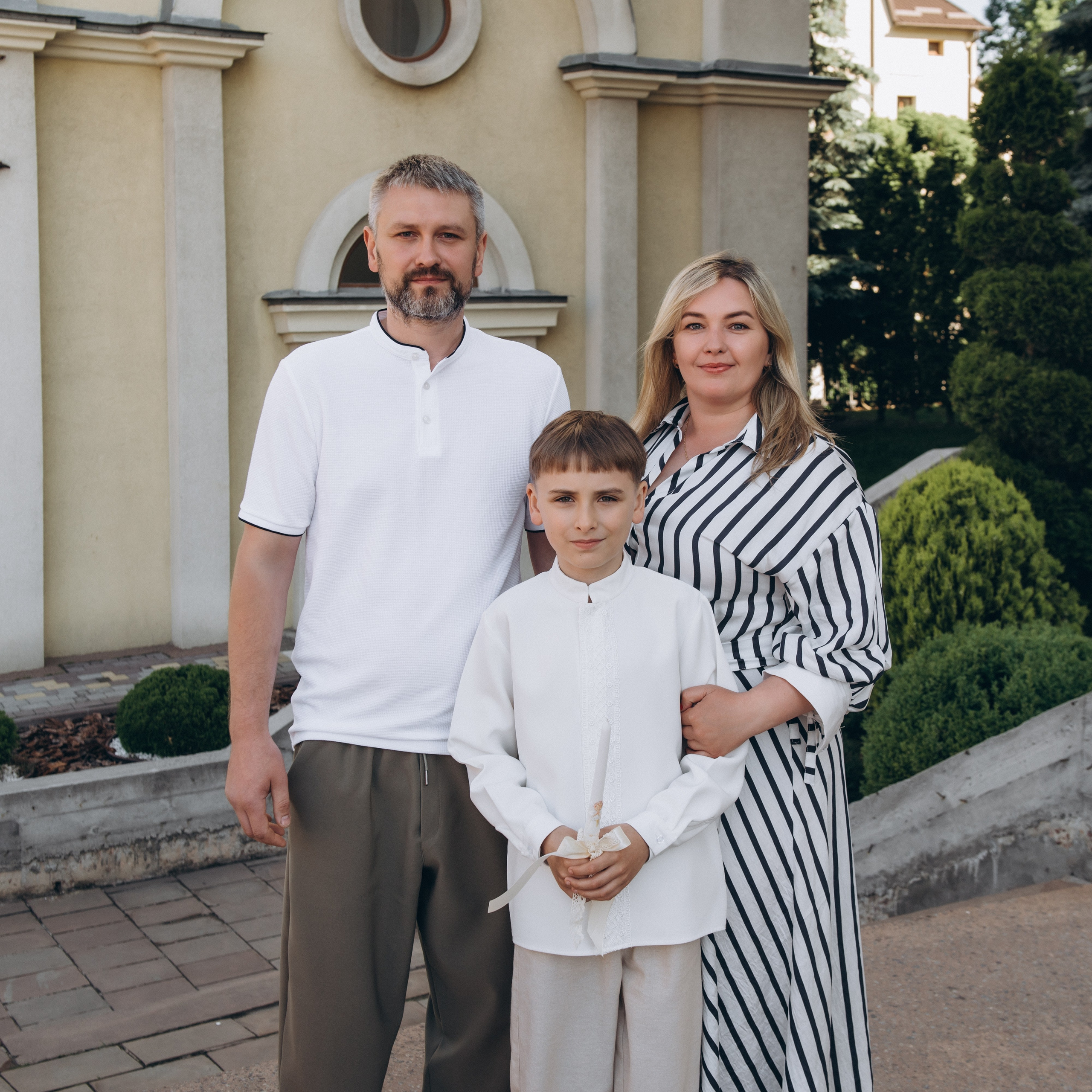 Фотосесія Першого Причастя Тернопіль, зйомка Першого Причастя Тернопіль, Церква Успіння Пресвятої Богородиці Причастя Тернопіль. Сімейний, дитячий та індивідуальний фотограф в м. Тернопіль, м. Львів