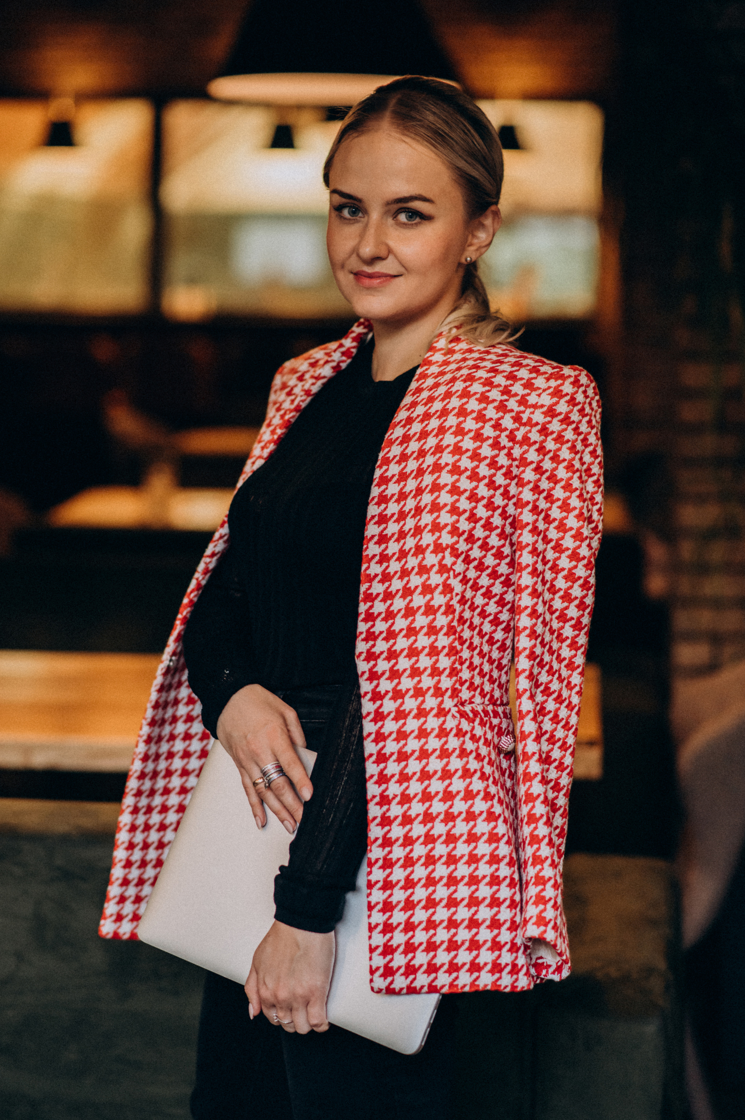 Індивідуальна контент зйомка фотосесія у кавярні кафе. Сімейний, дитячий та індивідуальний фотограф в м. Тернопіль, м. Львів