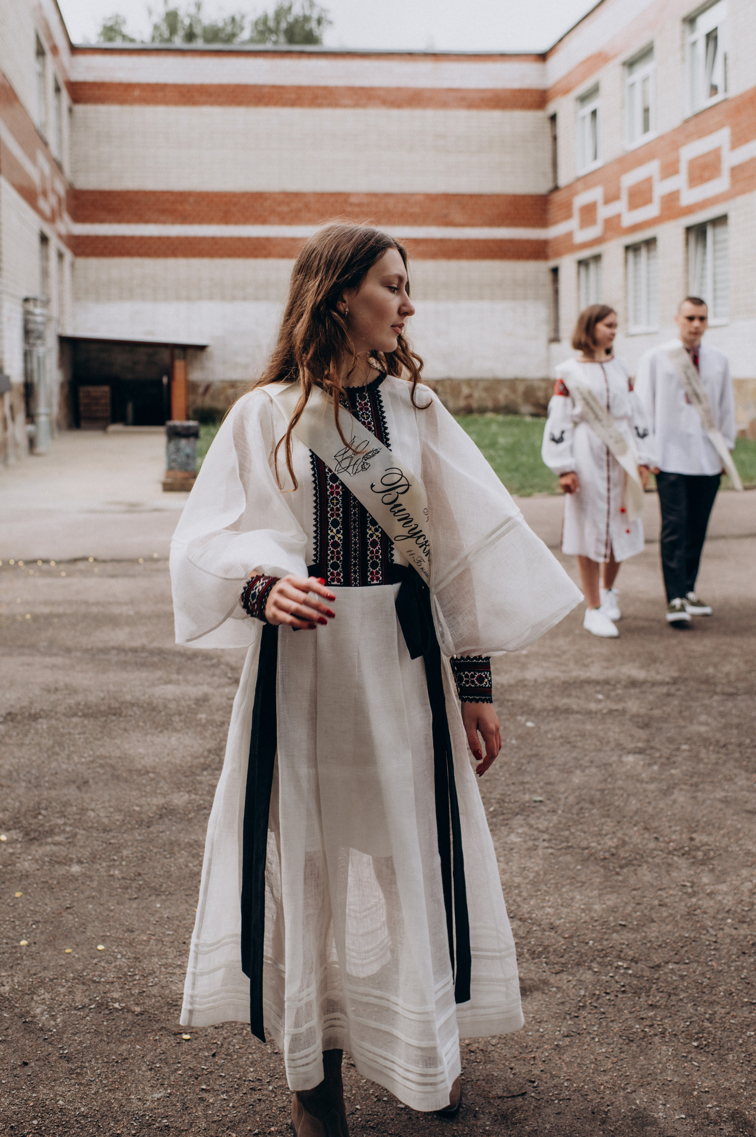 Фотосесія останнього дзвоника, фотосесія випускників Тернопіль, випускний 2024. Сімейний, дитячий та індивідуальний фотограф в м. Тернопіль, м. Львів