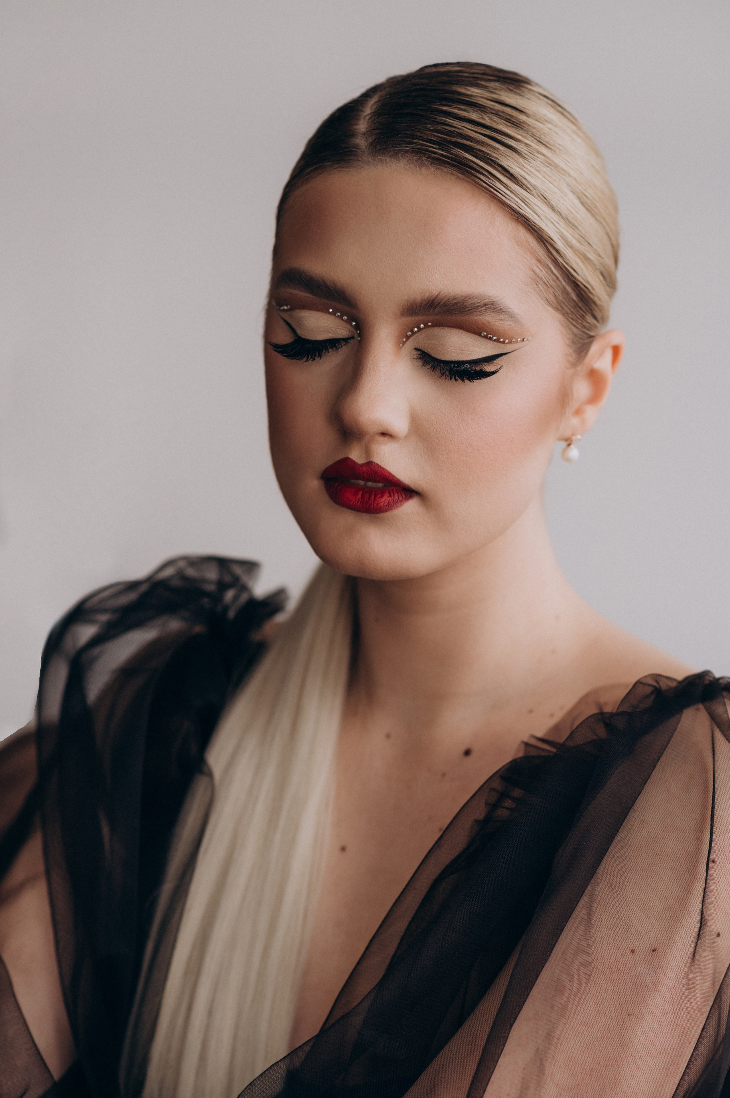 Фотосесія з квітами, фотосесія в студії Тернопіль Львів. Сімейний, дитячий та індивідуальний фотограф в м. Тернопіль, м. Львів