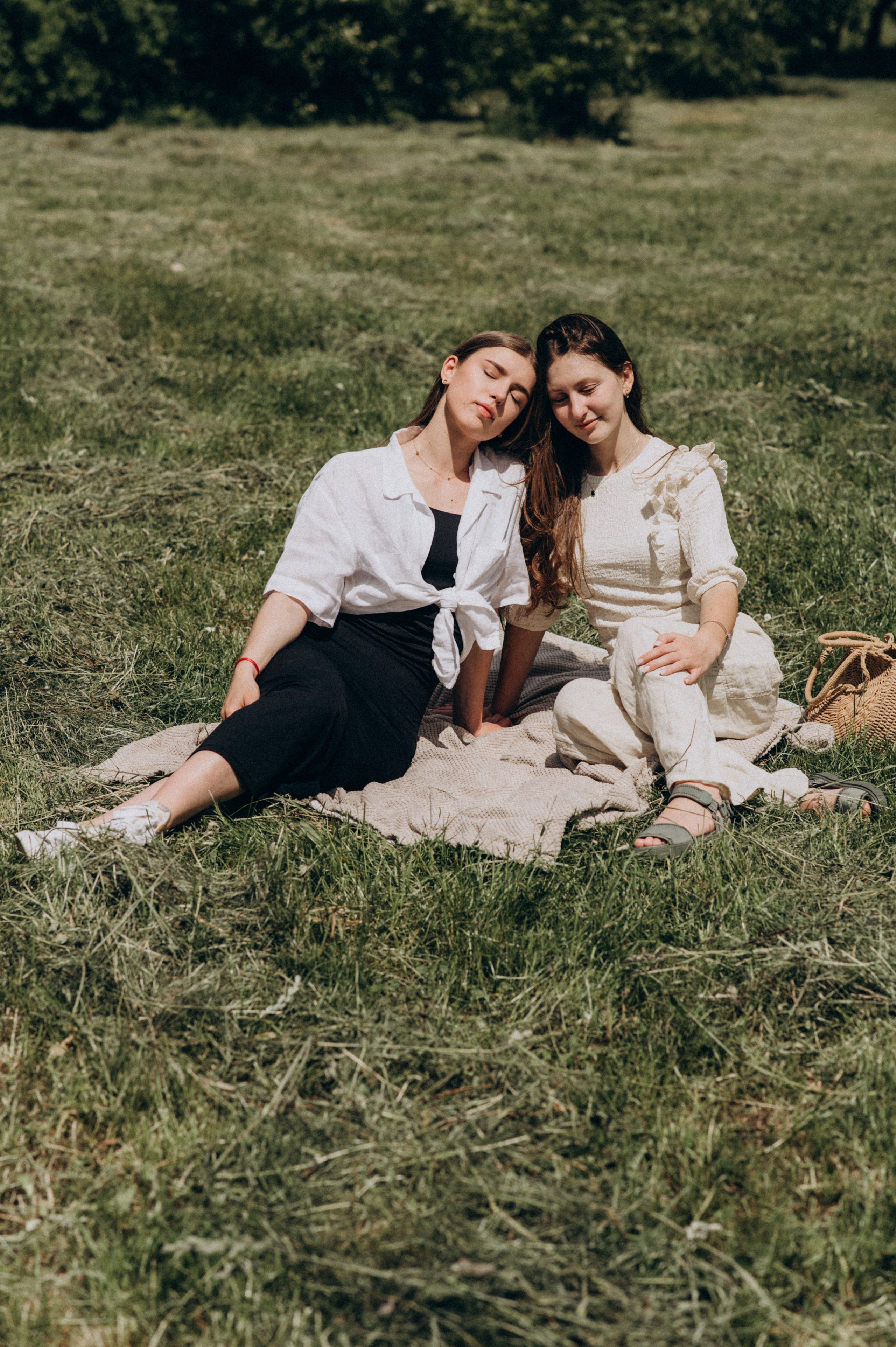 Фотосесія випускників, зйомка випускників Тернопіль Львів, випускні фотоальбоми Тернопіль, шкільні фотоальбоми Тернопіль. Сімейний, дитячий та індивідуальний фотограф в м. Тернопіль, м. Львів