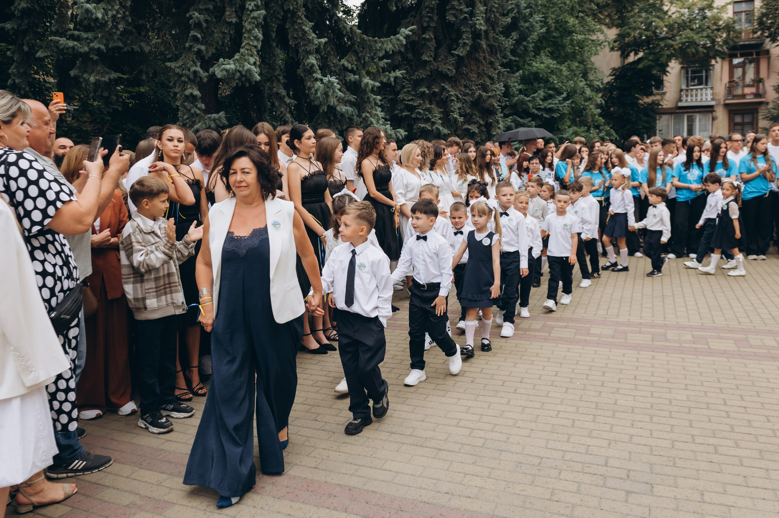 Перший дзвоник у Тернополі, фотосесія першокласників