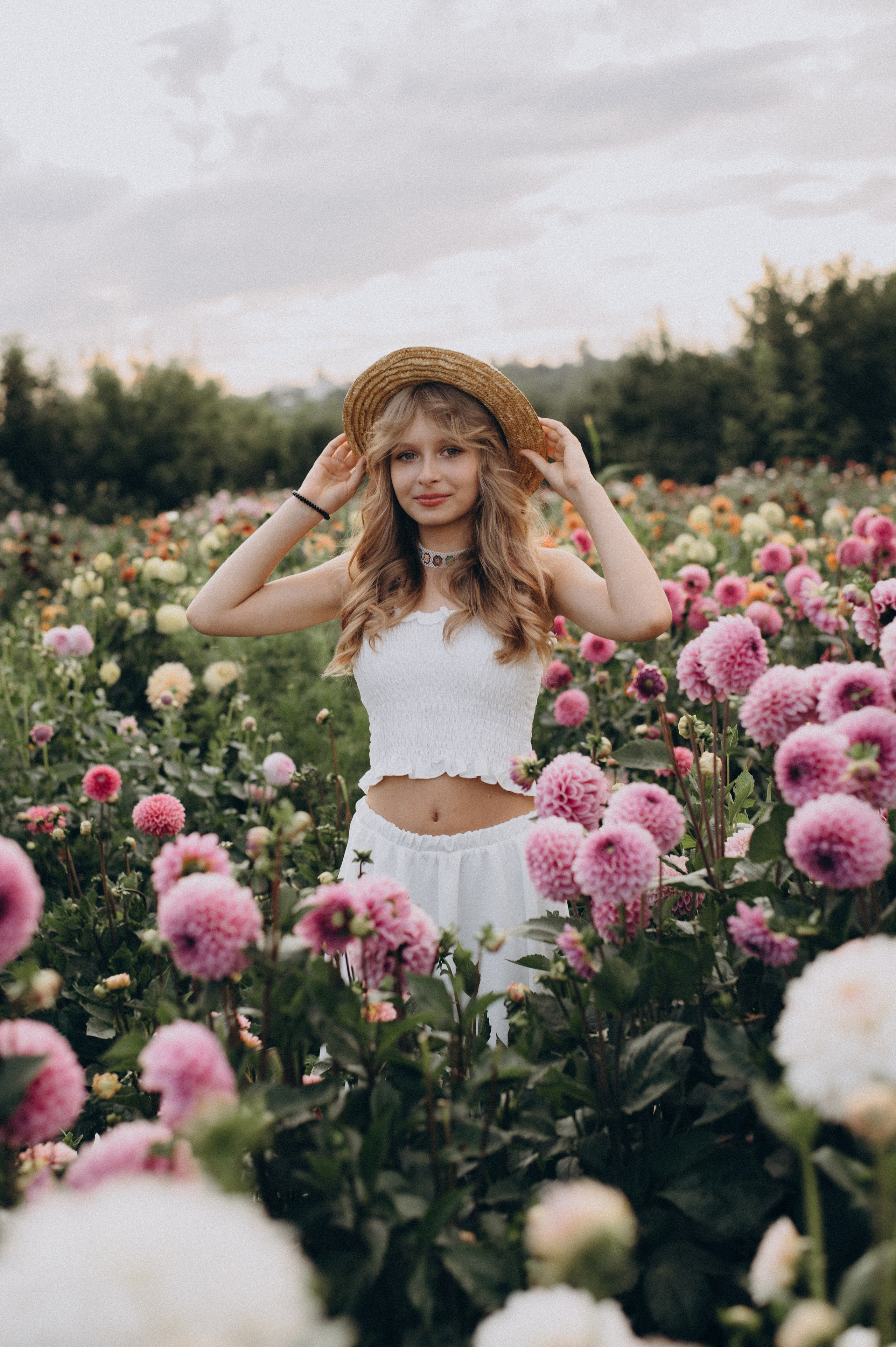 Сімейна фотосесія мами і доньки, сімейний фотограф Тернопіль, портретний фотограф, сімейна фотосесія Тернопіль, фотосесія в жоржинах. Сімейний, дитячий та індивідуальний фотограф в м. Тернопіль, м. Львів