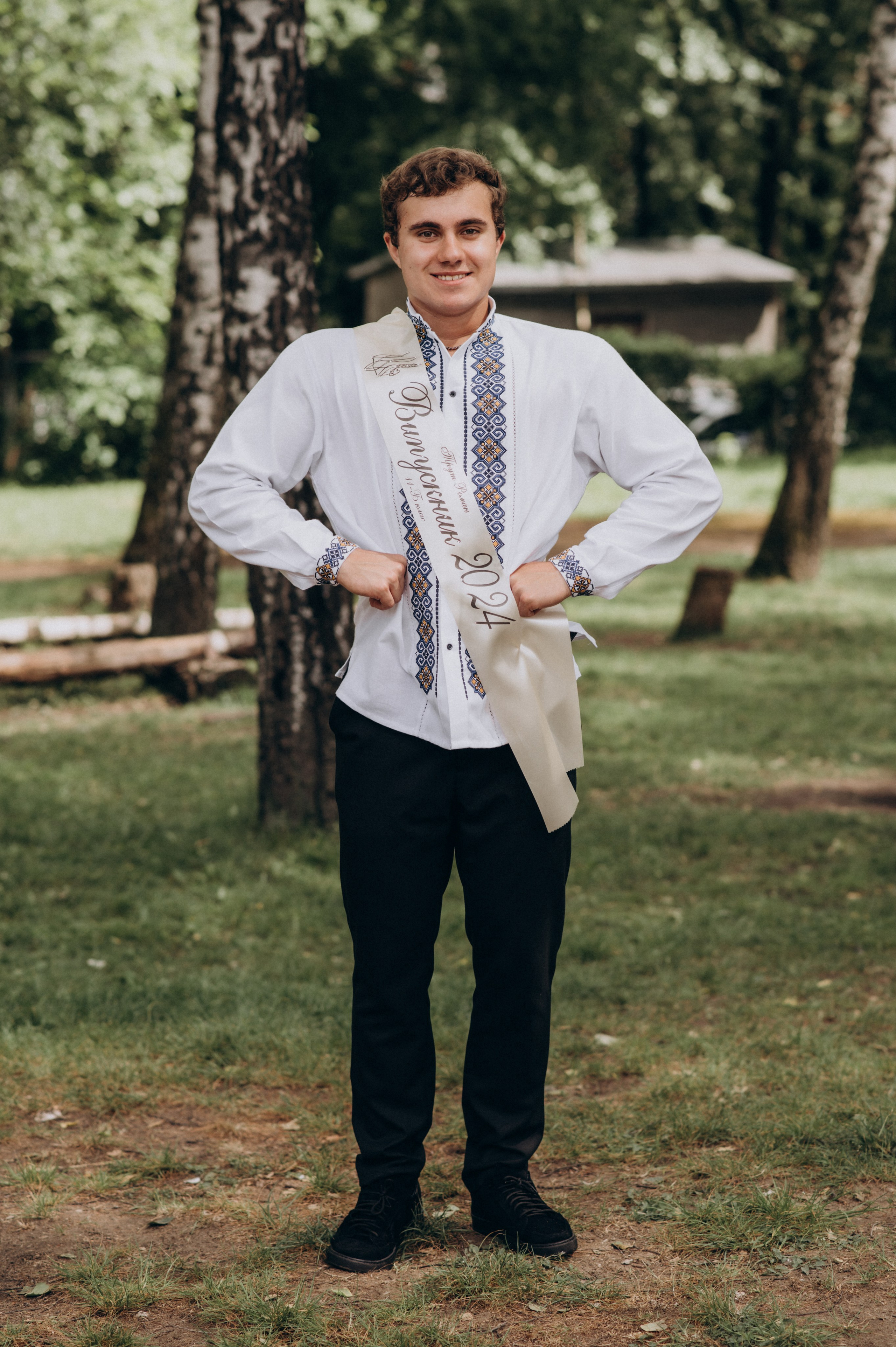 Фотосесія останнього дзвоника, фотосесія випускників Тернопіль, випускний 2024. Сімейний, дитячий та індивідуальний фотограф в м. Тернопіль, м. Львів