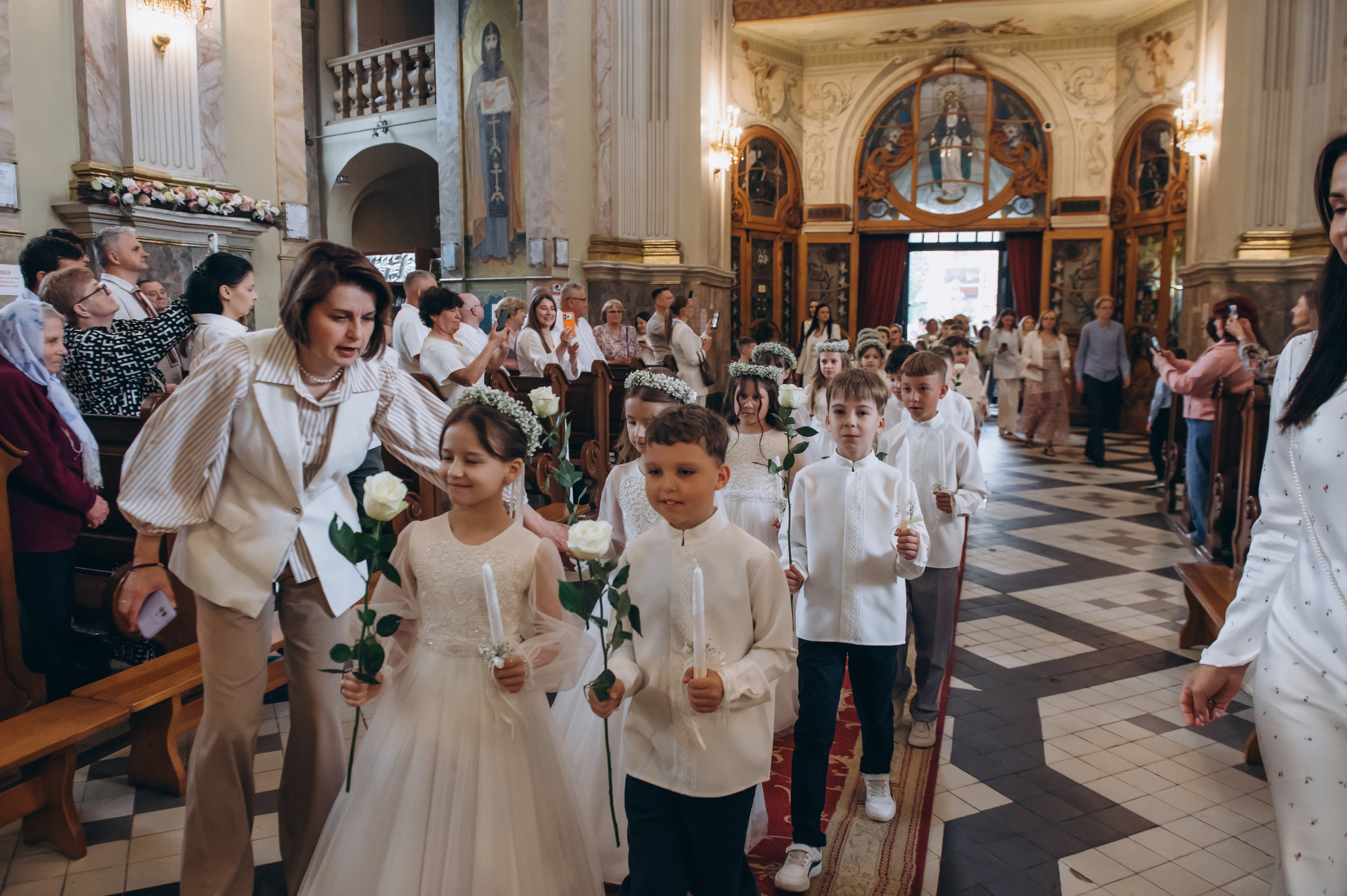 Фотосесія Першого Причастя Тернопіль, фотосесія Причастя Тернопіль, Таїнство Першого Причастя Тернопіль, Катедра Причастя Тернопіль. Сімейний, дитячий та індивідуальний фотограф в м. Тернопіль, м. Львів