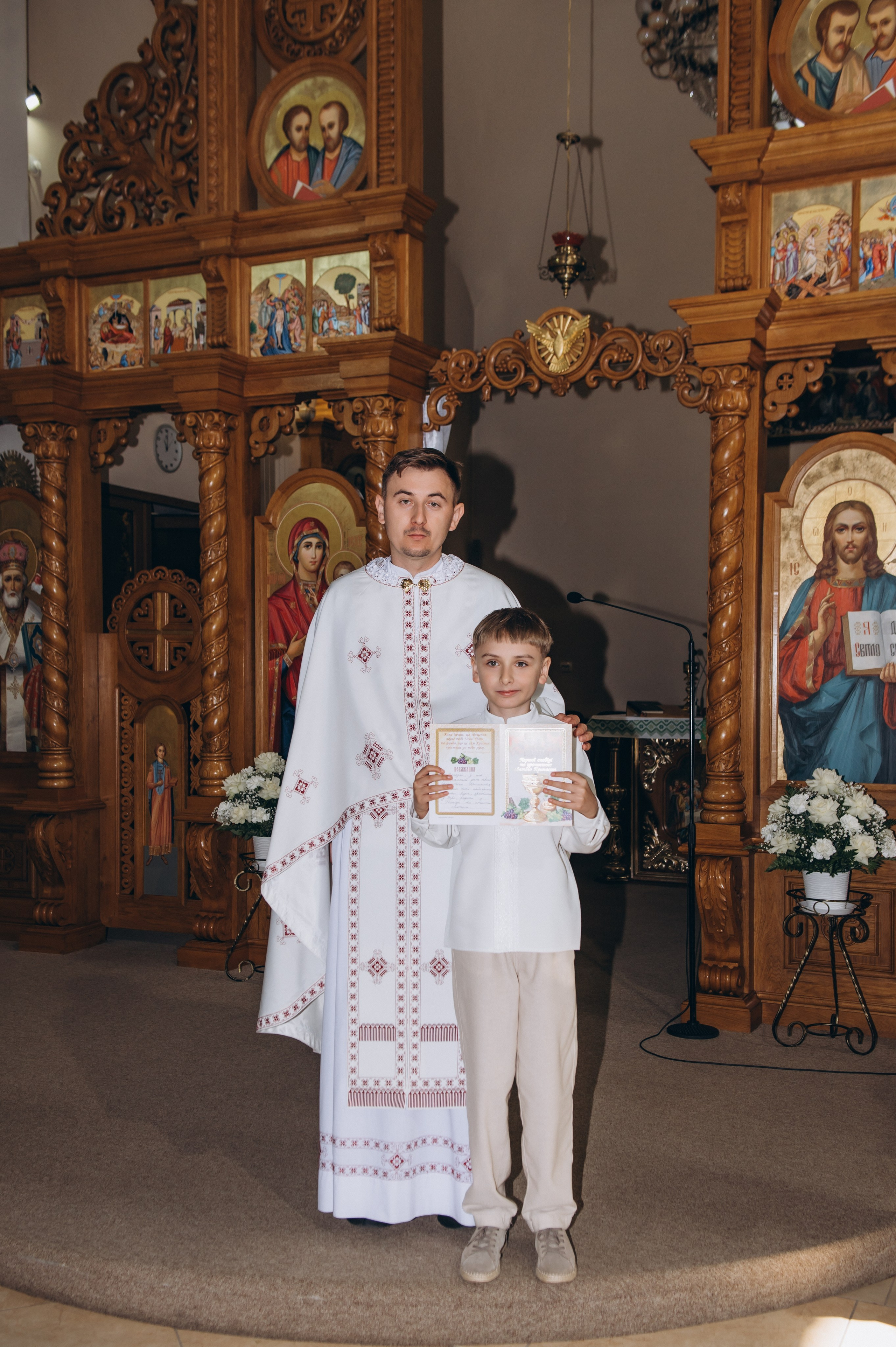 Фотосесія Першого Причастя Тернопіль, зйомка Першого Причастя Тернопіль, Церква Успіння Пресвятої Богородиці Причастя Тернопіль. Сімейний, дитячий та індивідуальний фотограф в м. Тернопіль, м. Львів