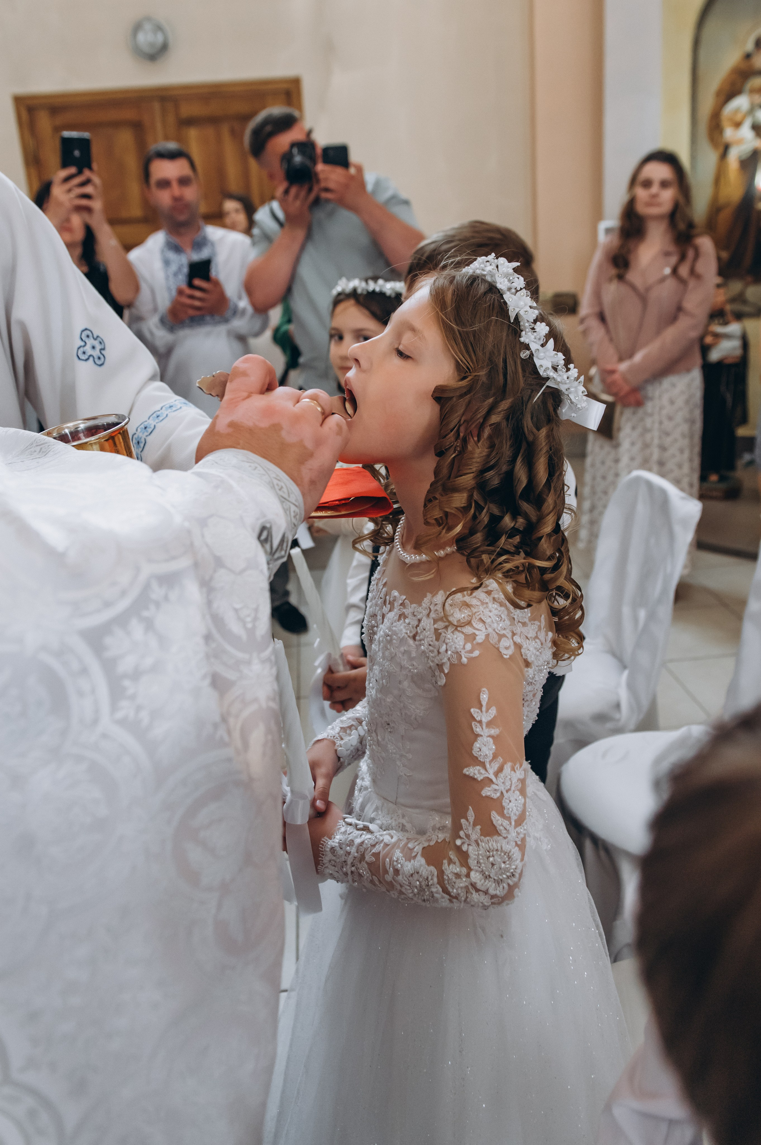 Фотосесія Причастя Тернопіль, зйомка Причастя, фотограф на Причастя Тернопіль, Причастя Львів, церква Петра і Павла. Сімейний, дитячий та індивідуальний фотограф в м. Тернопіль, м. Львів