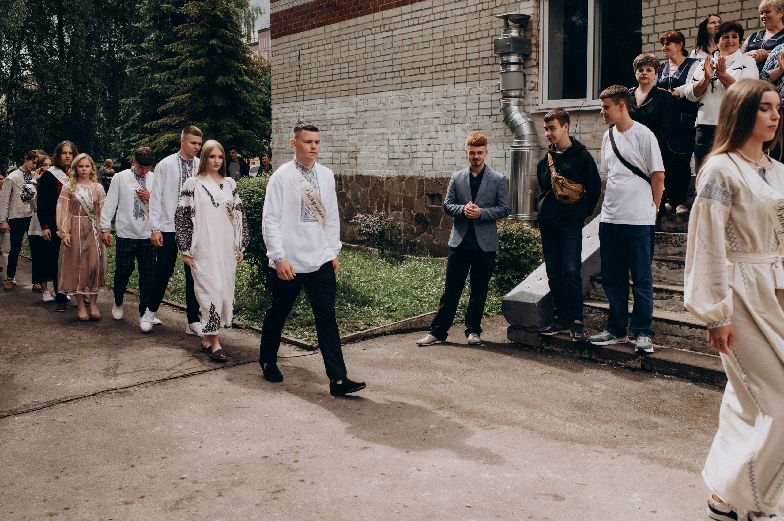 Фотосесія останнього дзвоника, фотосесія випускників Тернопіль, випускний 2024. Сімейний, дитячий та індивідуальний фотограф в м. Тернопіль, м. Львів