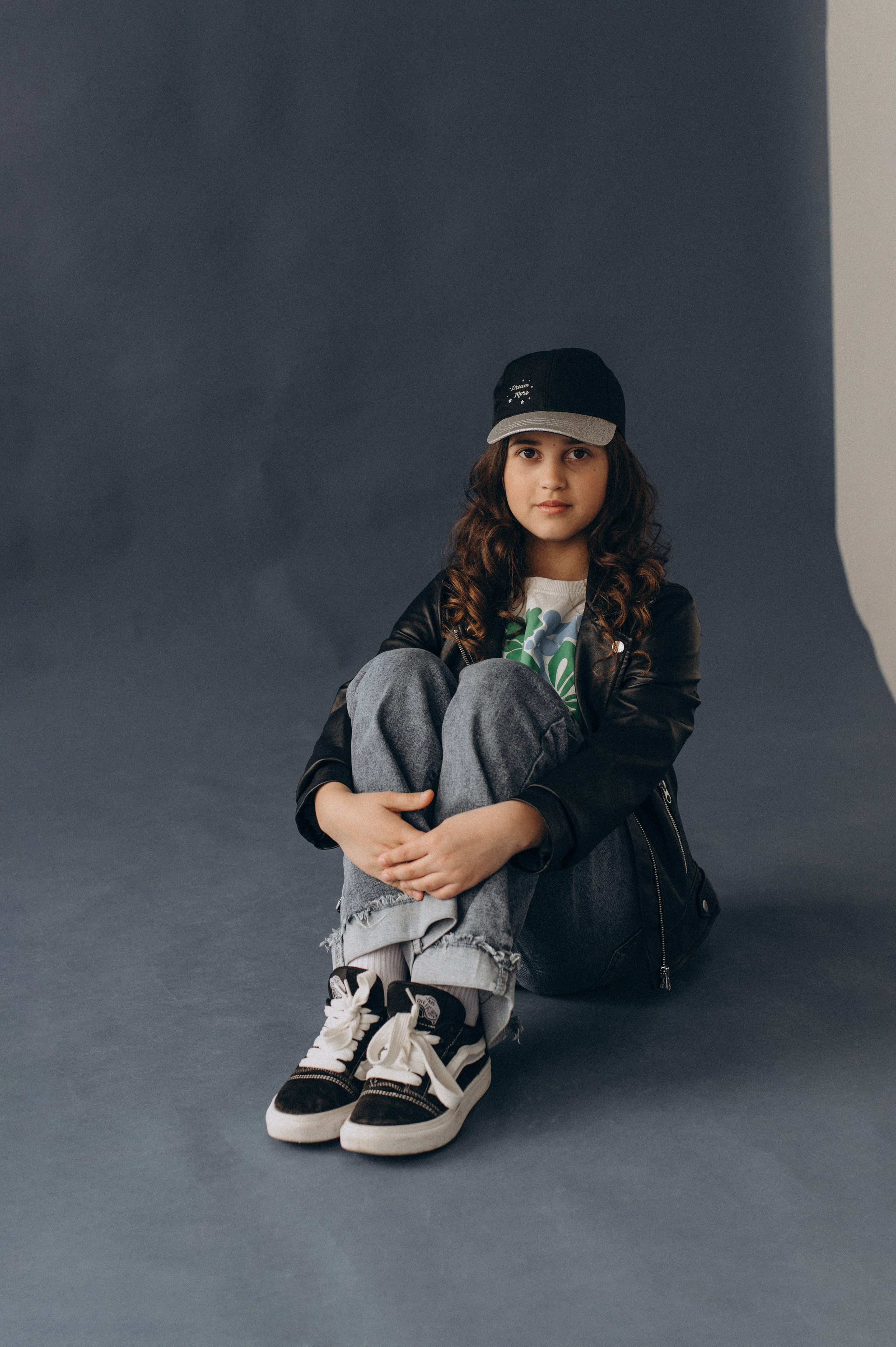 Шкільна фотосесія на віньєтки Тернопіль, шкільні альбоми, фотосесія випускників Тернопіль, випускний альбом, фотограф випускний Тернопіль. Сімейний, дитячий та індивідуальний фотограф в м. Тернопіль, м. Львів