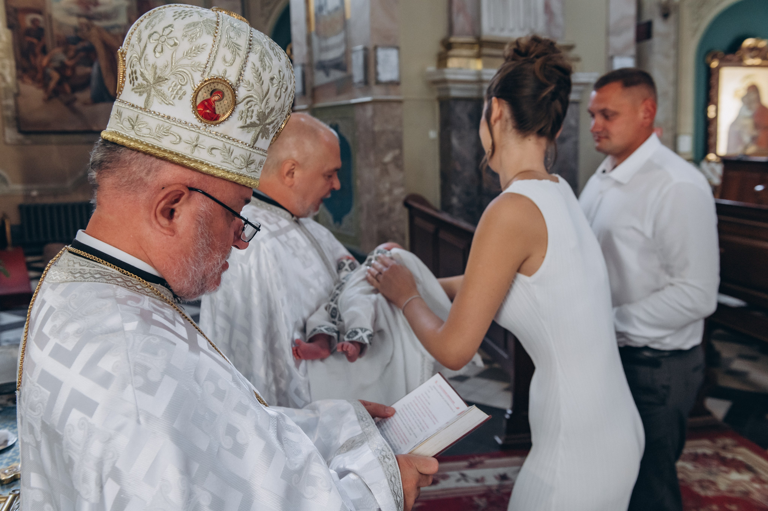 Фотосесія Хрещення Тернопіль, фотосесія хрестин Тернопіль, Катедра Тернопіль, фотосесія хрещення катедра. Сімейний, дитячий та індивідуальний фотограф в м. Тернопіль, м. Львів