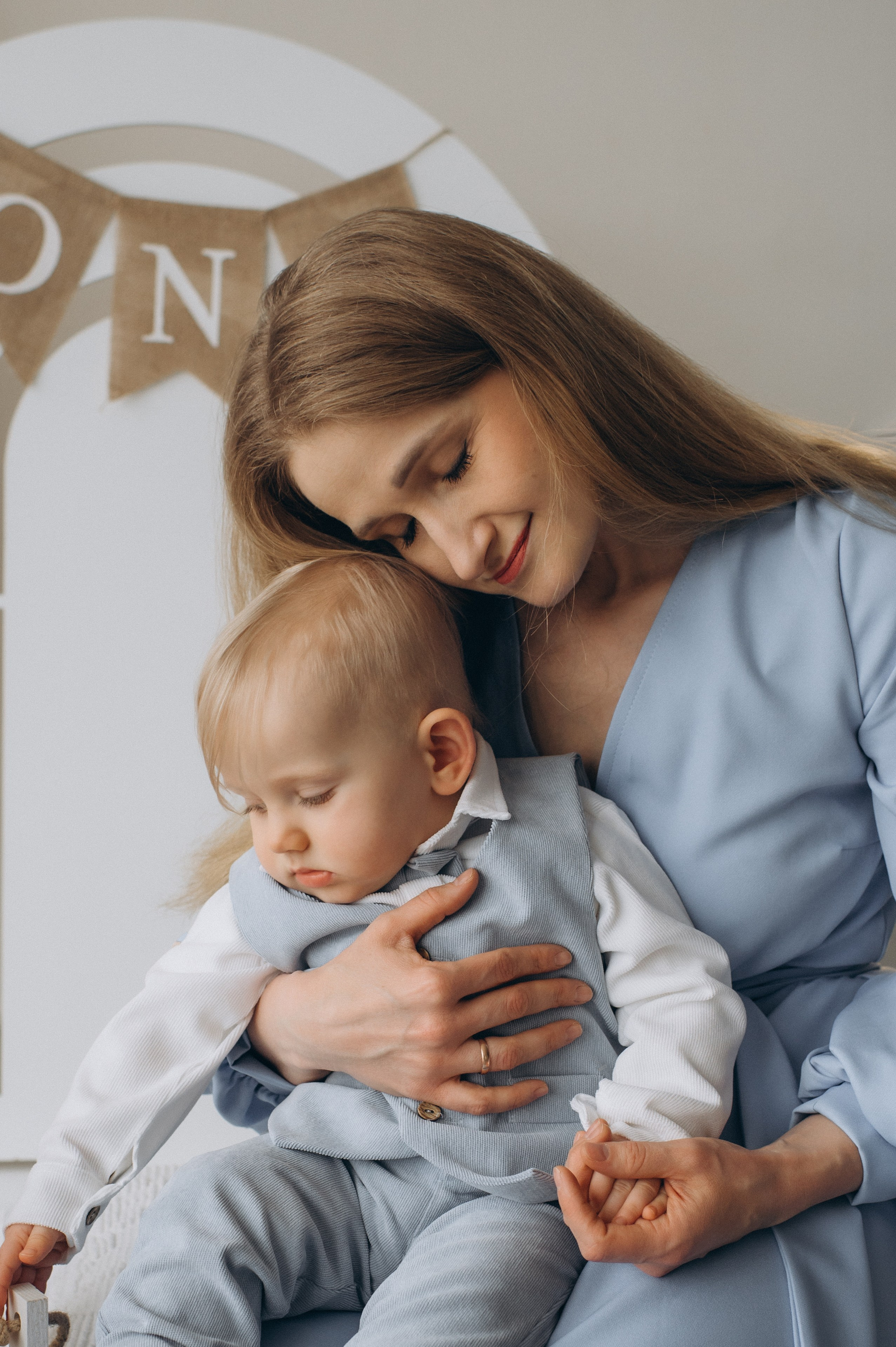 Зйомка дня народження дитини, фотосесія 1 рік Тернопіль, сімейний фотограф Тернопіль, сімейна фотосесія Тернопіль, перший тортик малюка. Сімейний, дитячий та індивідуальний фотограф в м. Тернопіль, м. Львів