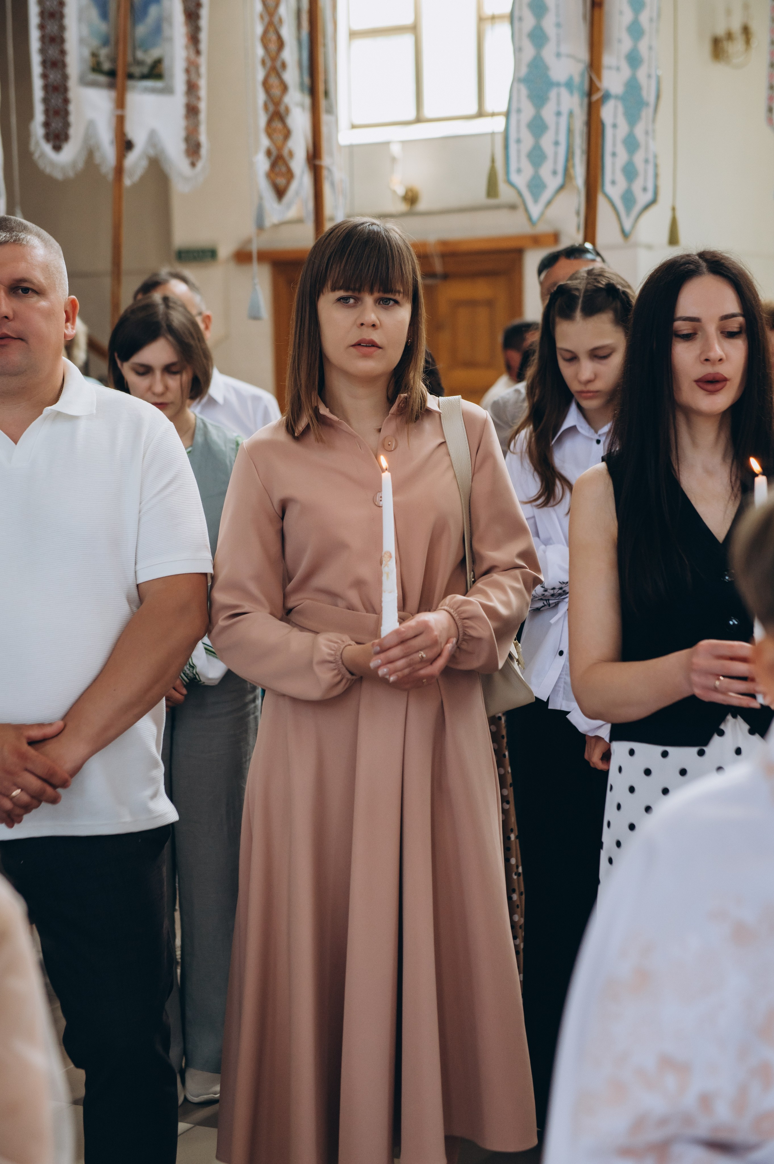 Фотосесія Причастя Тернопіль церква Св Михаїла, фотограф на Причастя Тернопіль, фотосесія Літургії Причастя Тернопіль. Сімейний, дитячий та індивідуальний фотограф в м. Тернопіль, м. Львів