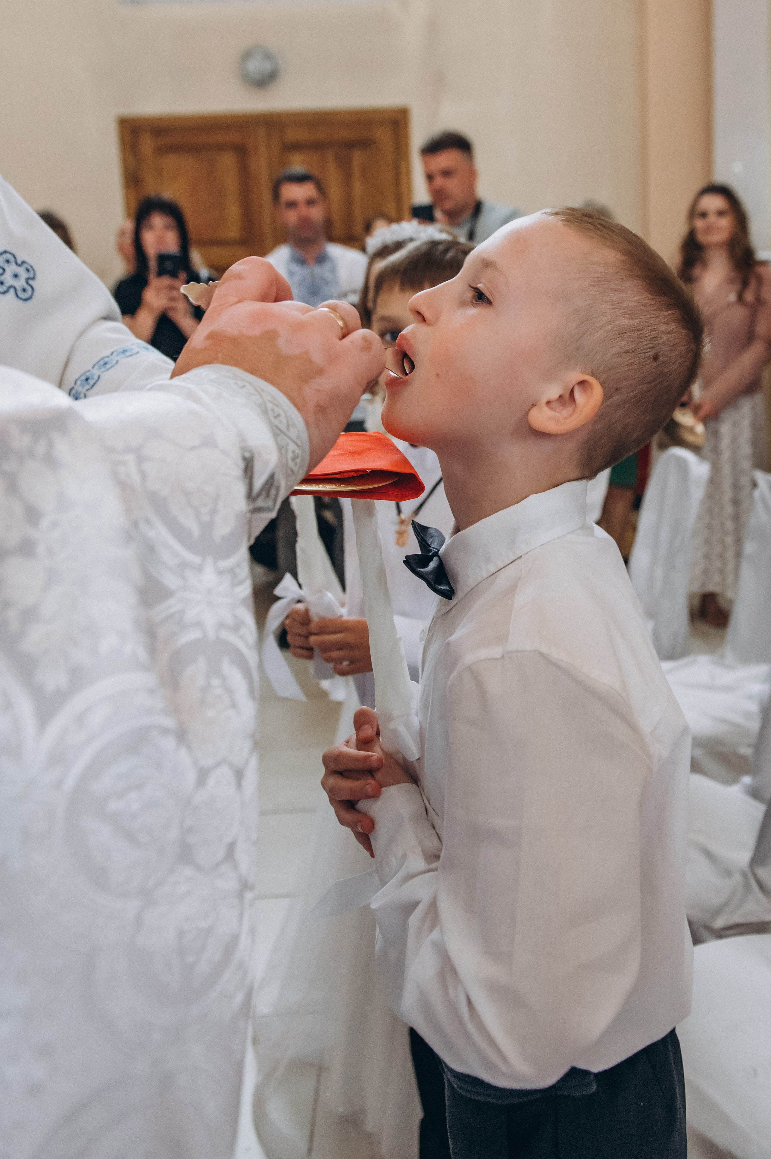 Фотосесія Причастя Тернопіль, зйомка Причастя, фотограф на Причастя Тернопіль, Причастя Львів, церква Петра і Павла. Сімейний, дитячий та індивідуальний фотограф в м. Тернопіль, м. Львів