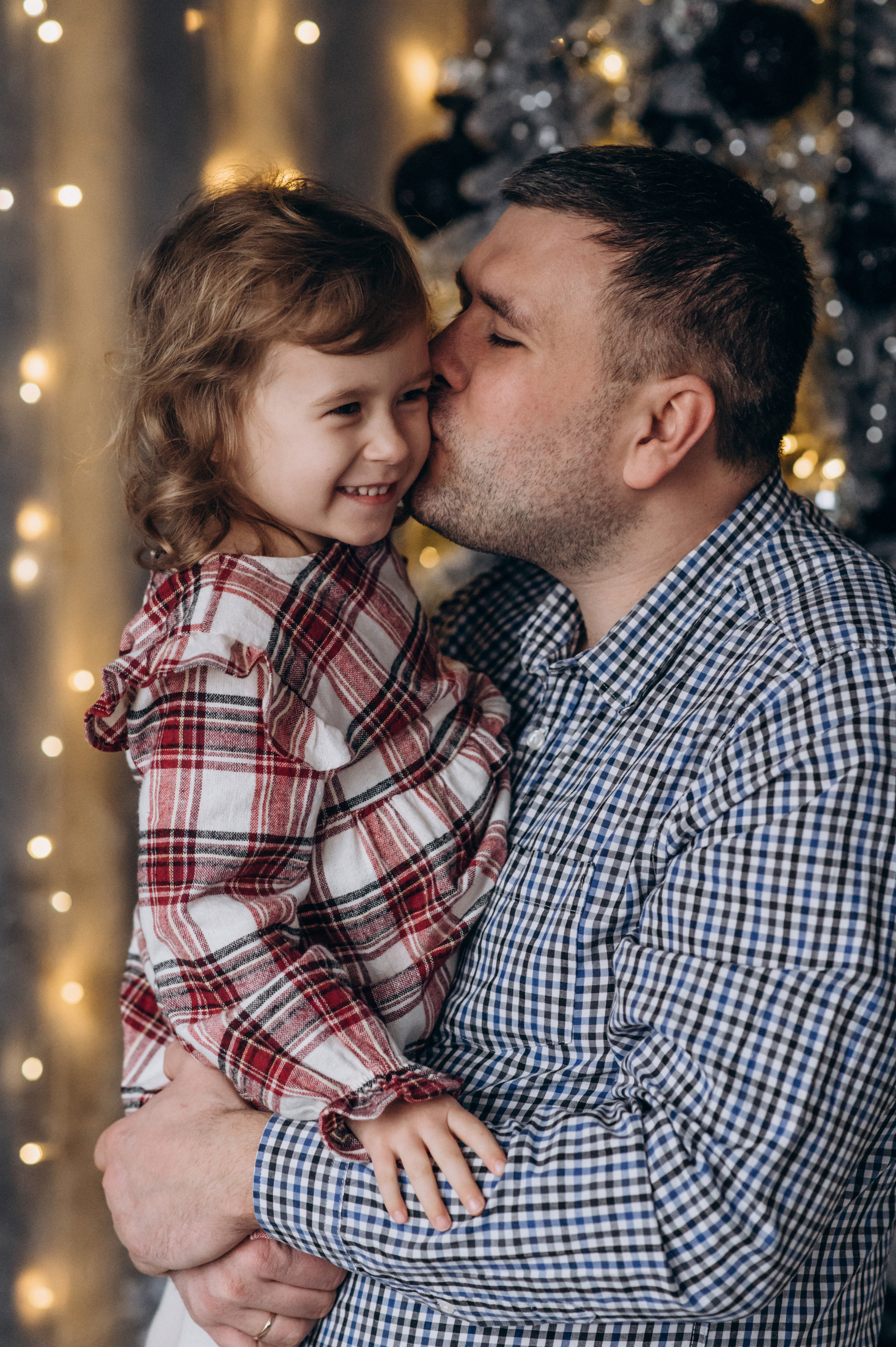 Новорічна сімейна зйомка у студії. Сімейний, дитячий та індивідуальний фотограф в м. Тернопіль, м. Львів