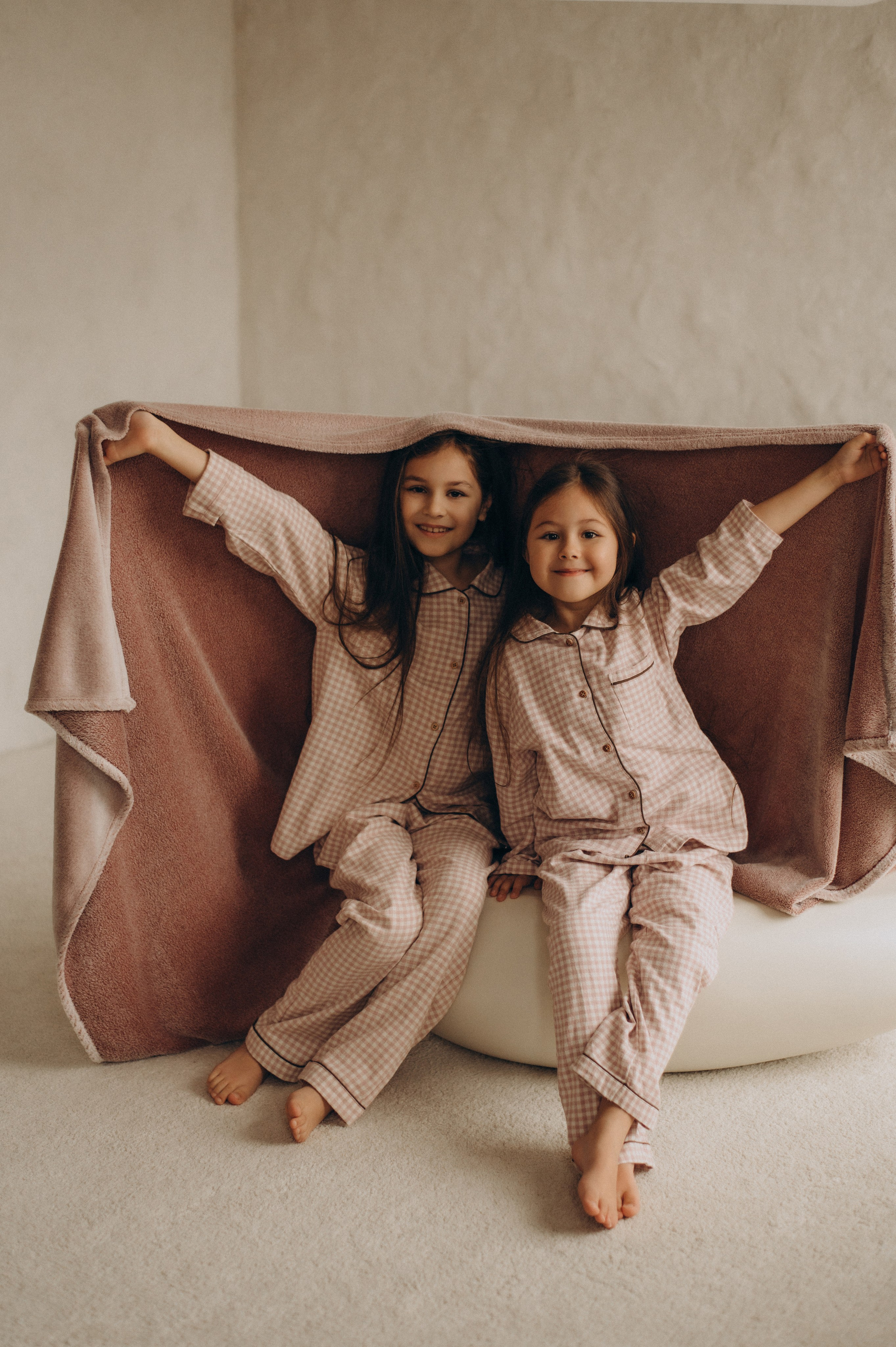 Фотосесія сестричок Тернопіль, зйомка сестрички, сімейний фотограф Тернопіль, портретний фотограф Тернопіль, фотосесія дітей. Сімейний, дитячий та індивідуальний фотограф в м. Тернопіль, м. Львів