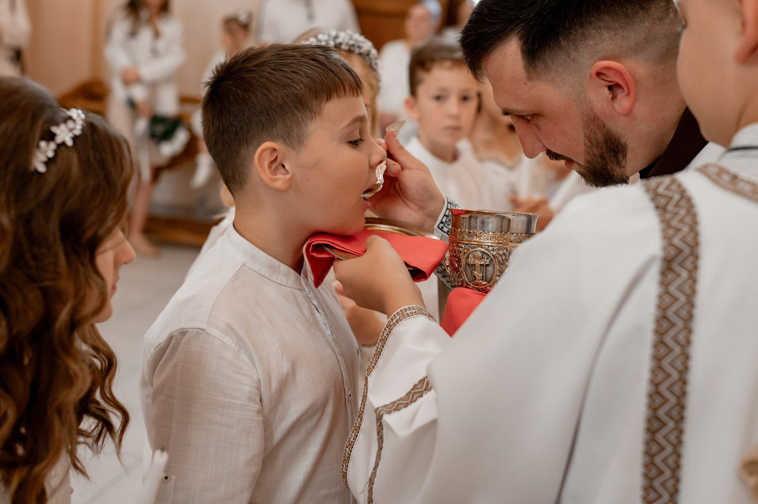 Фотосесія Першого Причастя Тернопіль, зйомка Причастя Тернопіль, Таїнство Першого Причастя Тернопіль, Катедра Причастя Тернопіль. Сімейний, дитячий та індивідуальний фотограф в м. Тернопіль, м. Львів