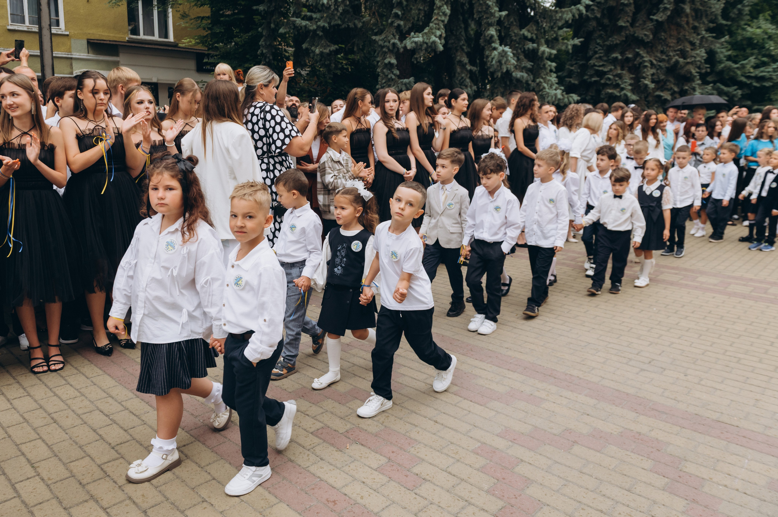 Перший дзвоник у Тернополі, фотосесія першокласників