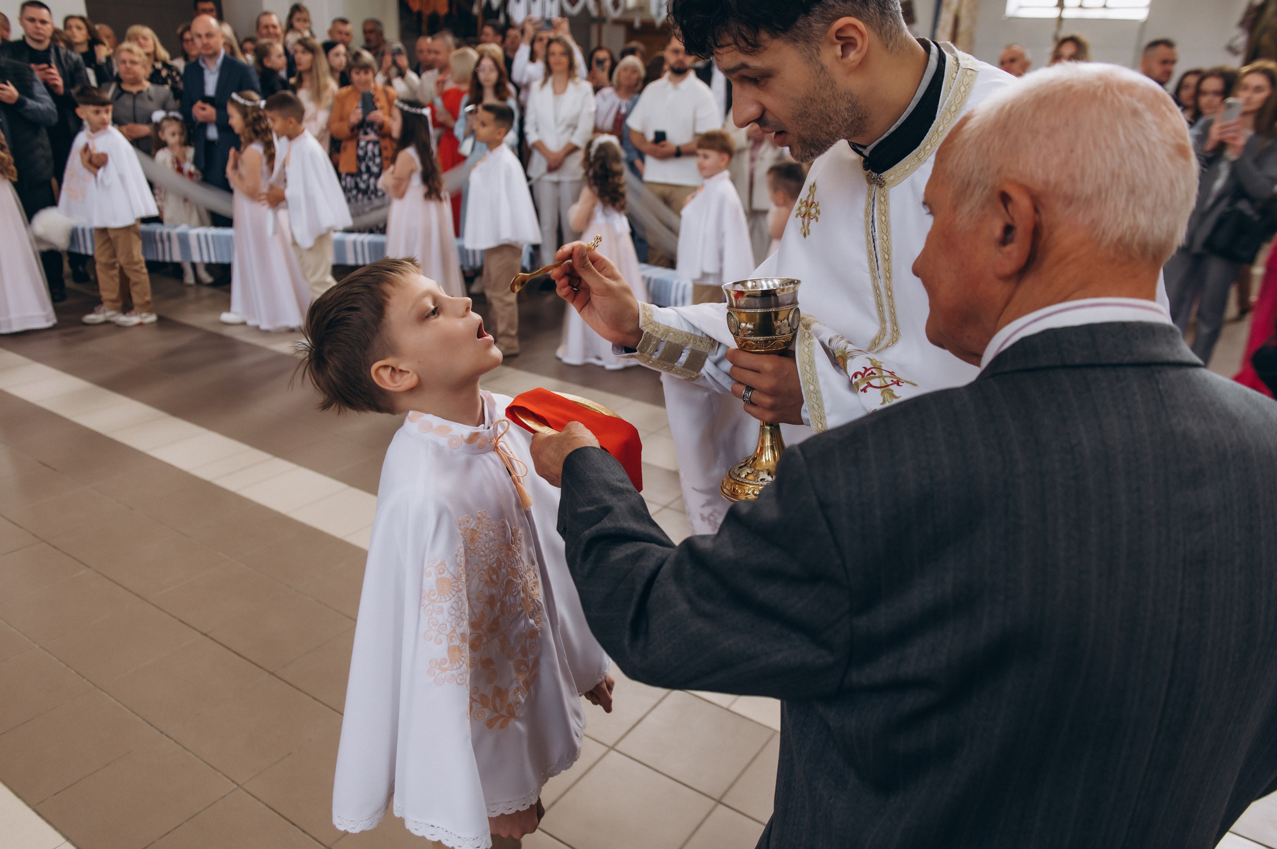 Фотосесія Причастя Тернопіль, зйомка Причастя, фотограф на Причастя Тернопіль, Причастя Львів, Причастя церква Михаїла Тернопіль. Сімейний, дитячий та індивідуальний фотограф в м. Тернопіль, м. Львів