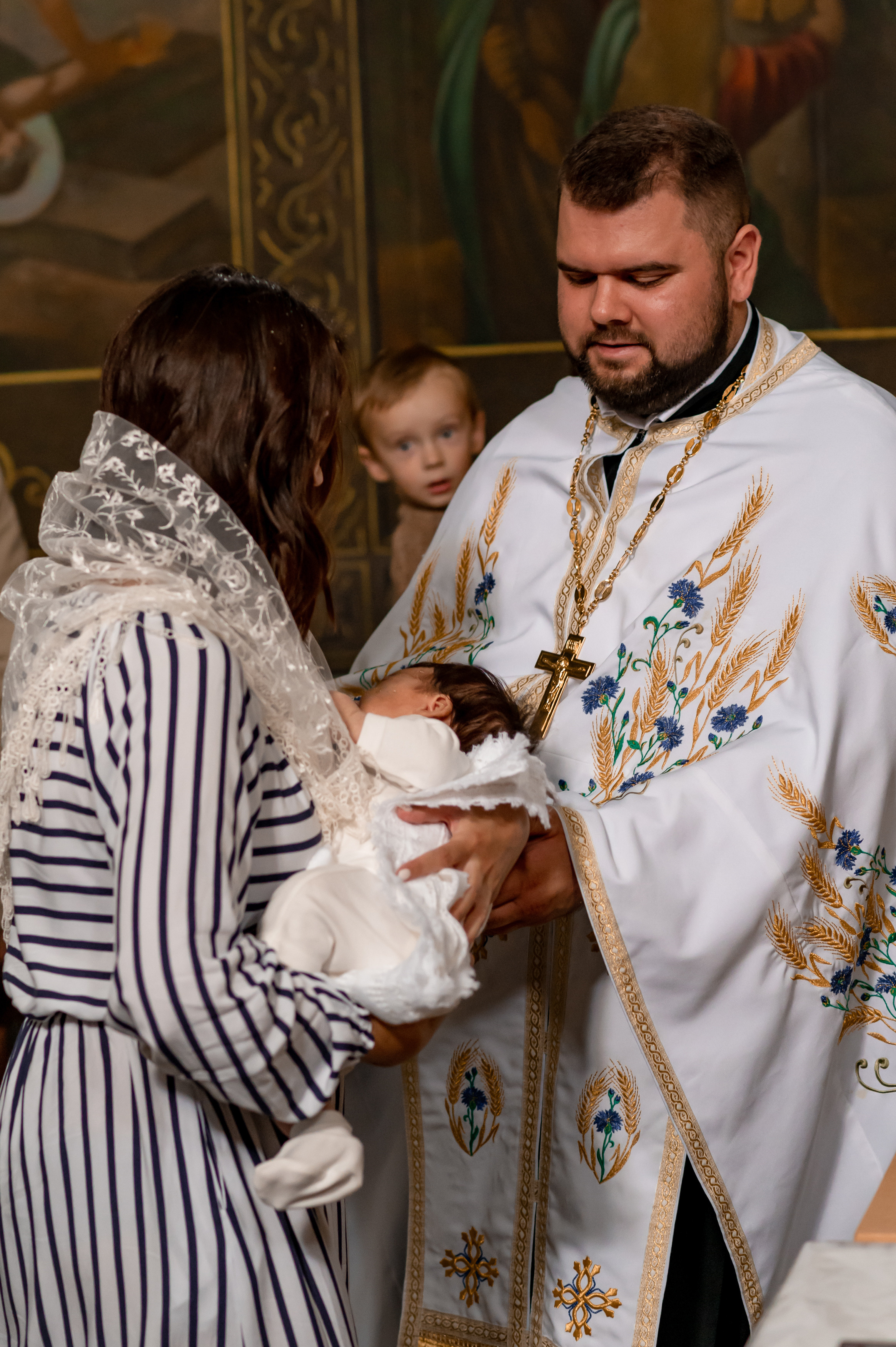 Фотосесія хрестин Тернопіль фотосесія Хрещення, фотограф на Хрестини Тернопіль. Сімейний, дитячий та індивідуальний фотограф в м. Тернопіль, м. Львів