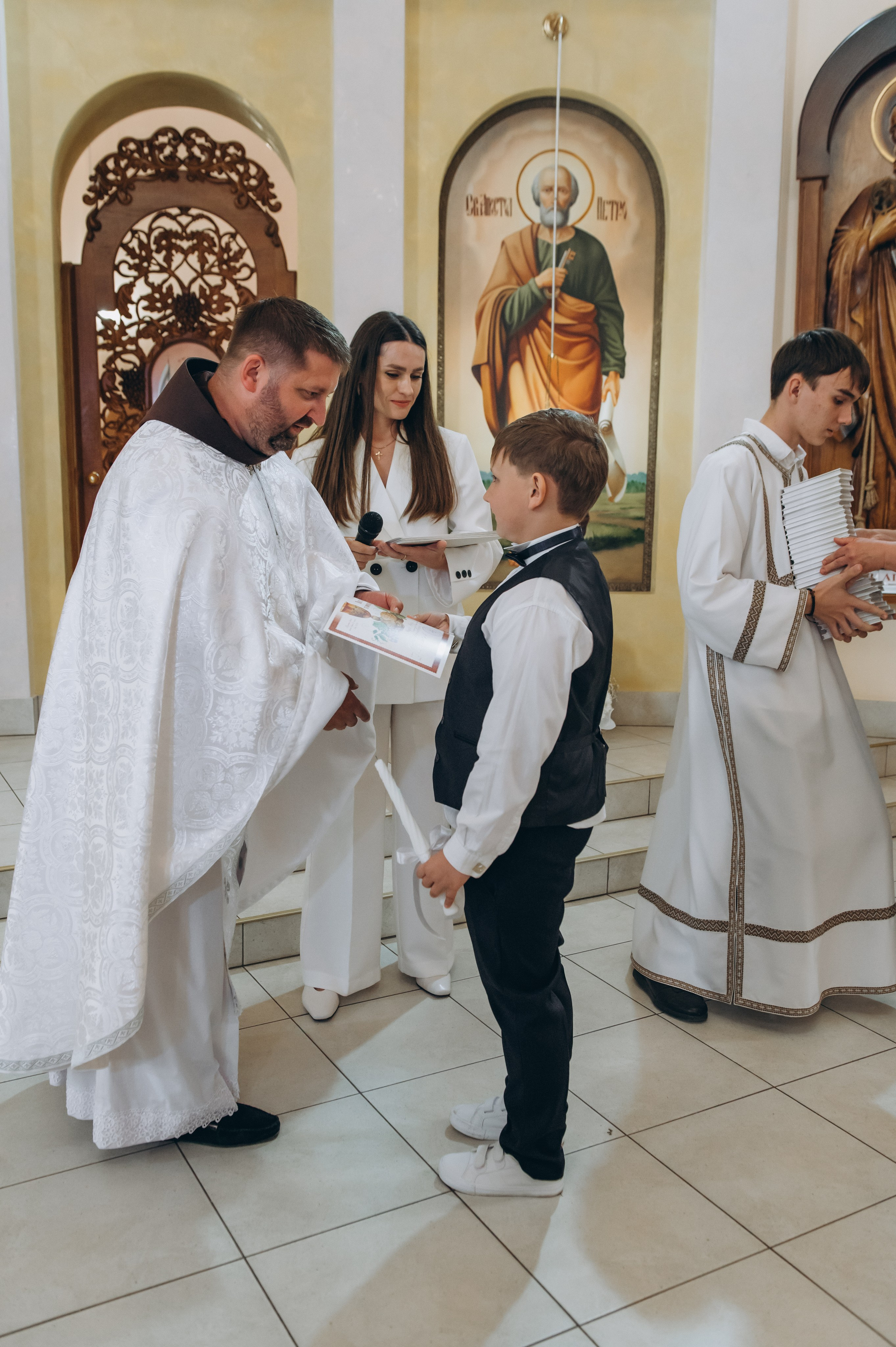 Фотосесія Причастя Тернопіль, зйомка Причастя, фотограф на Причастя Тернопіль, Причастя Львів, церква Петра і Павла. Сімейний, дитячий та індивідуальний фотограф в м. Тернопіль, м. Львів